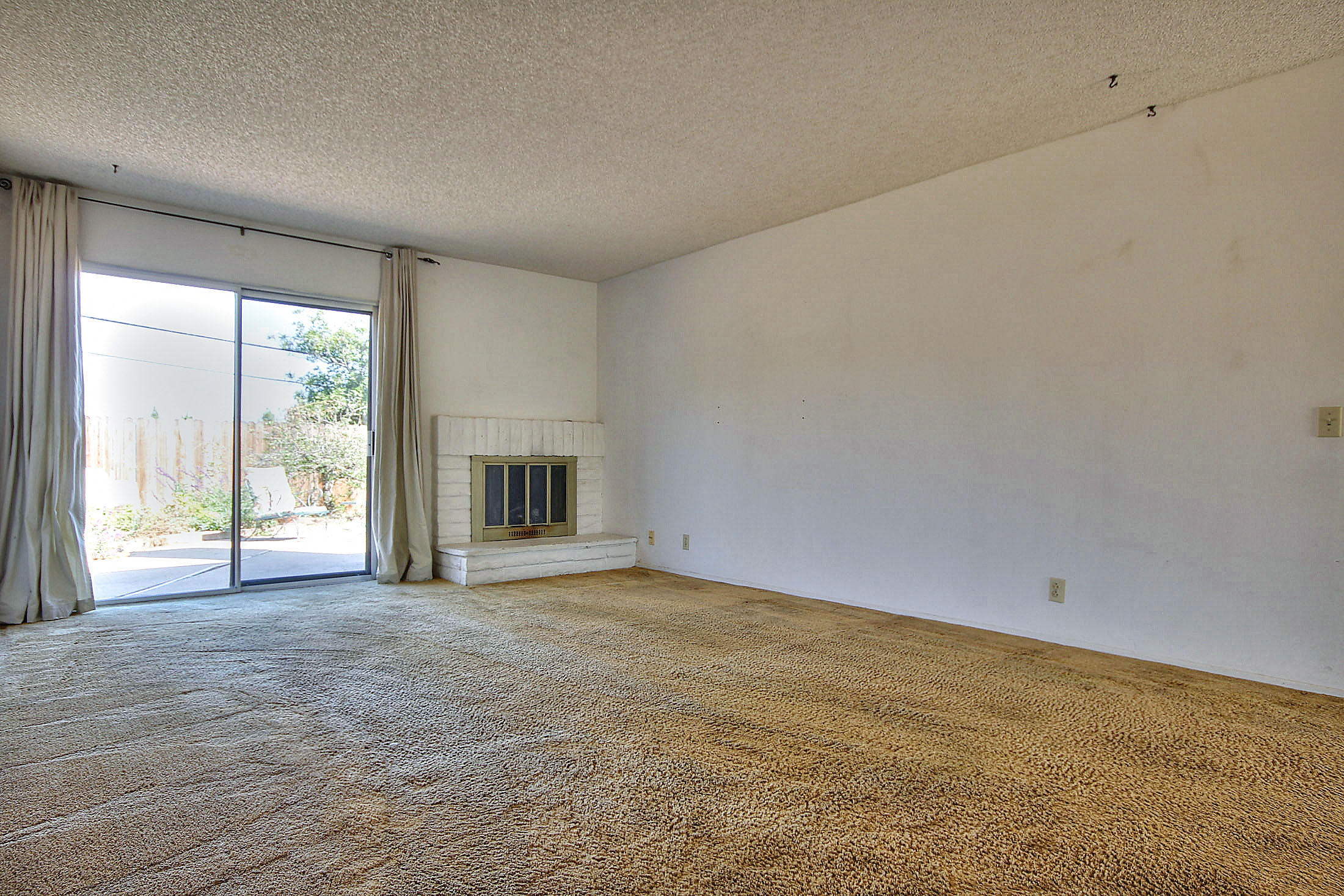 6033 Paseo Palmilla
