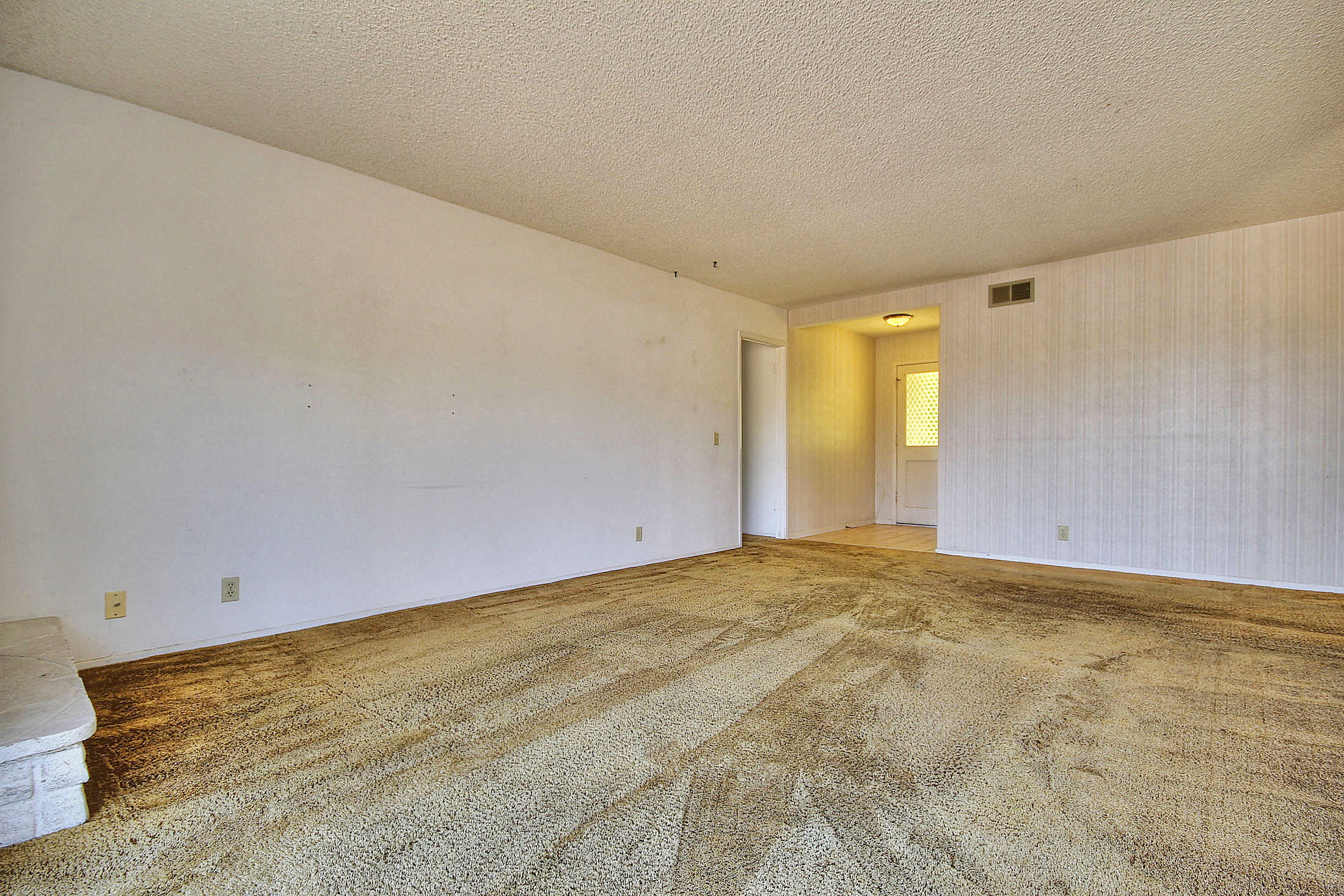 6033 Paseo Palmilla