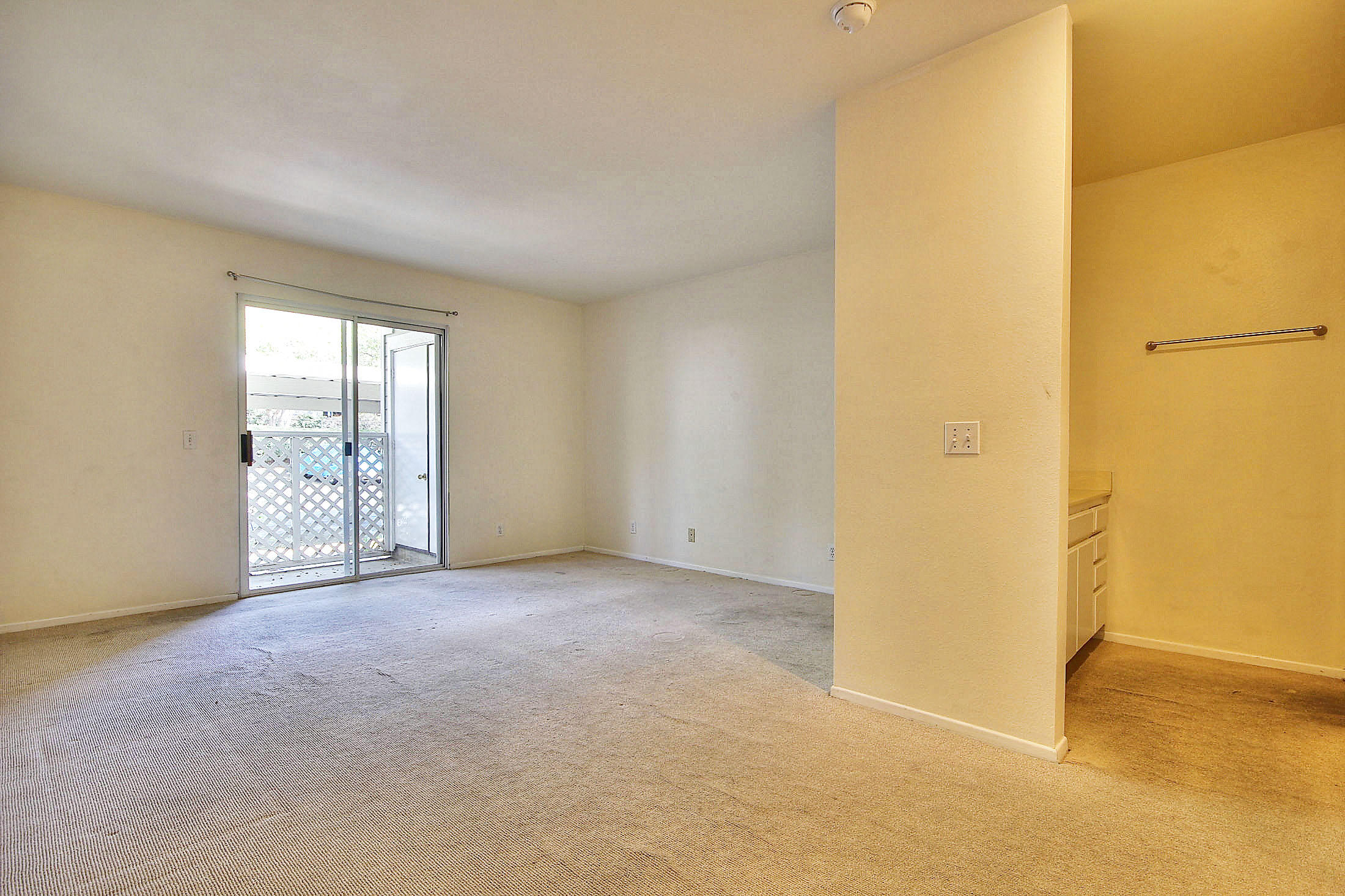 7606 Hollister Avenue, 212