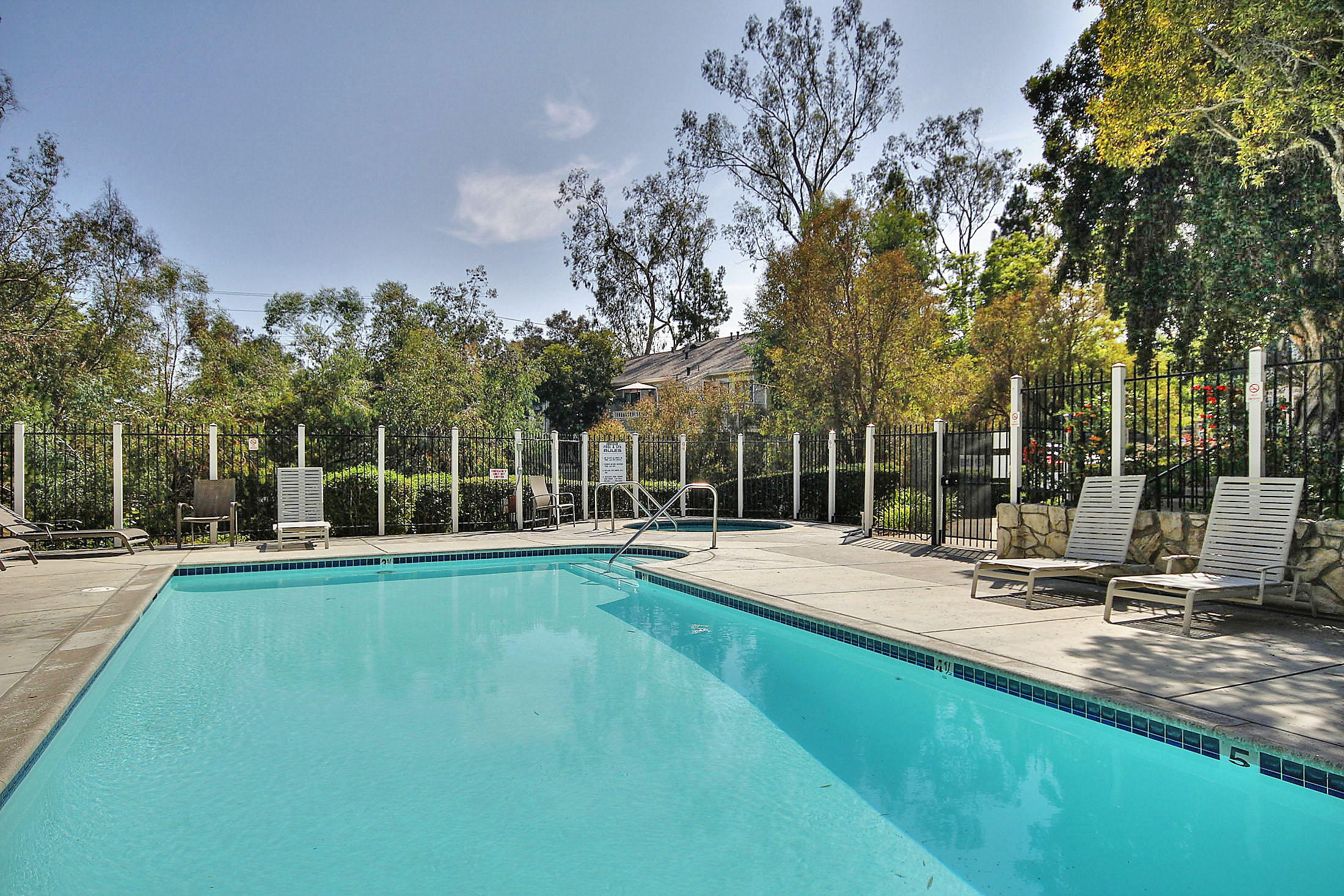 7606 Hollister Avenue, 212