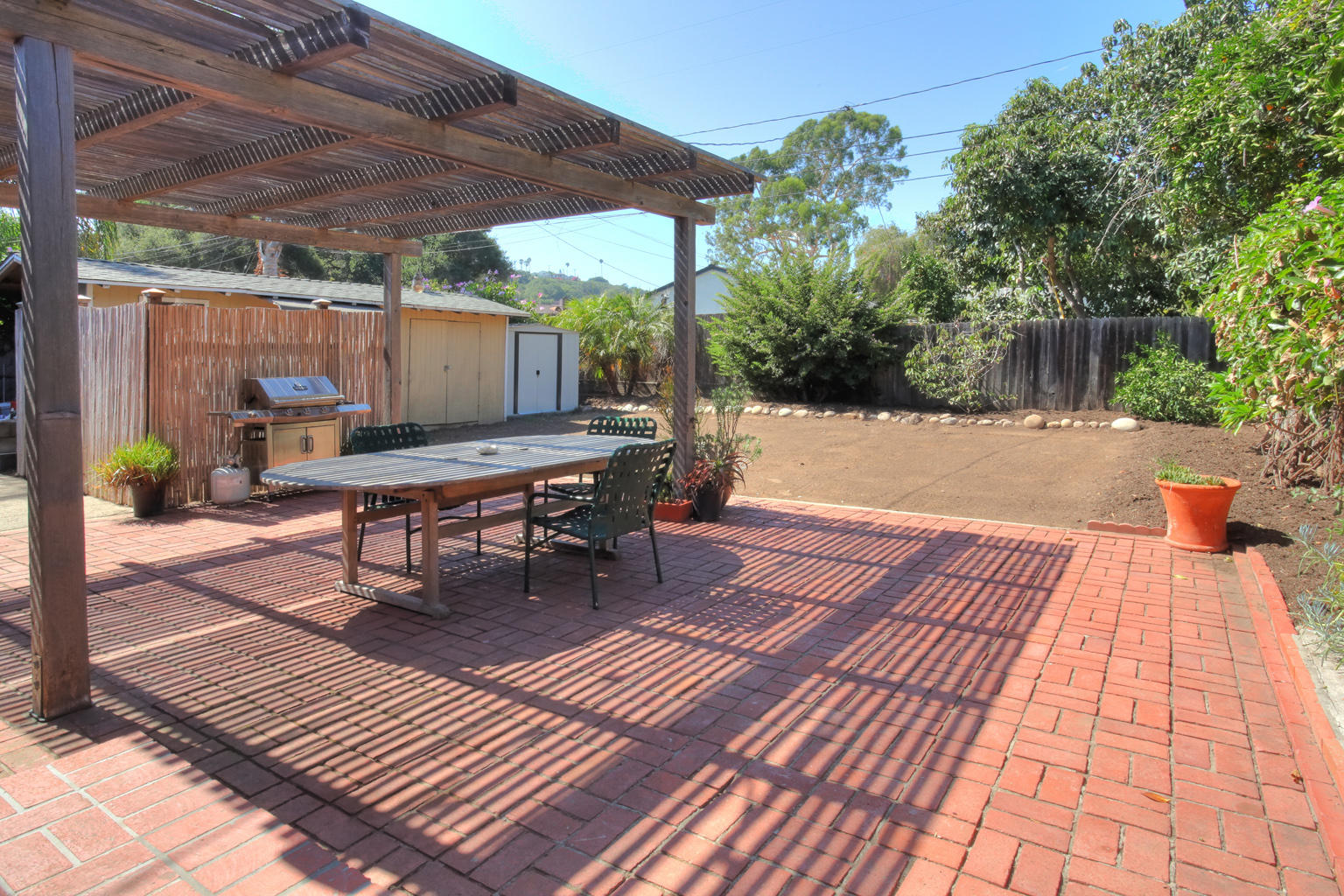 834 Kentia Avenue
