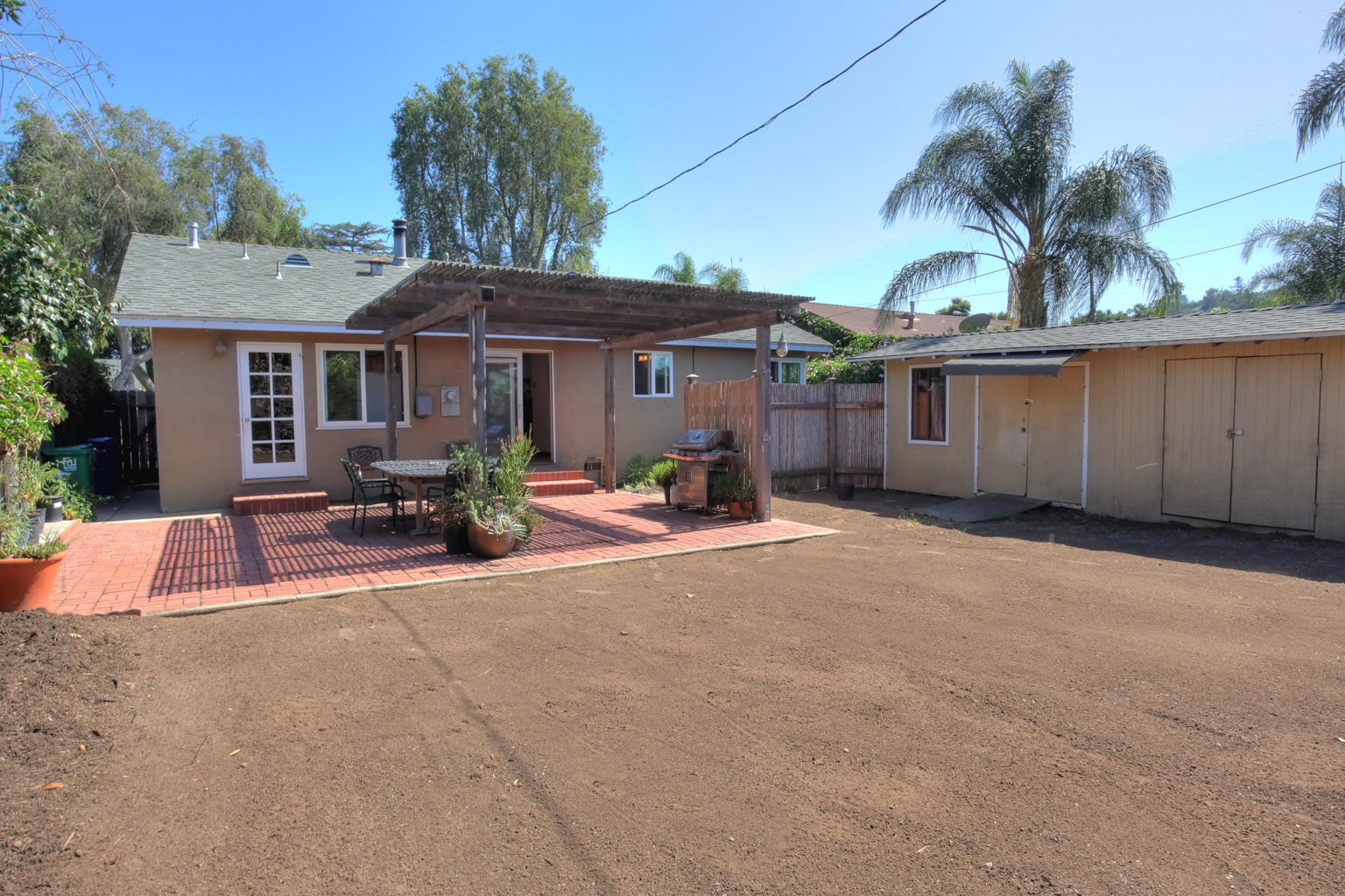 834 Kentia Avenue