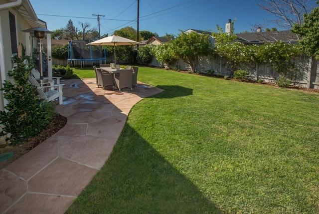51 E Calle Crespis