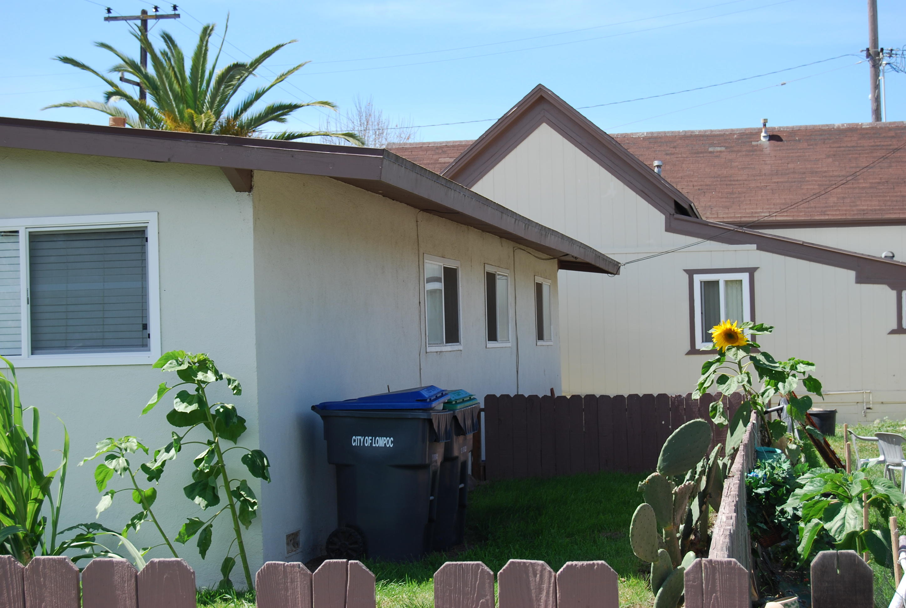 601 W Maple Avenue