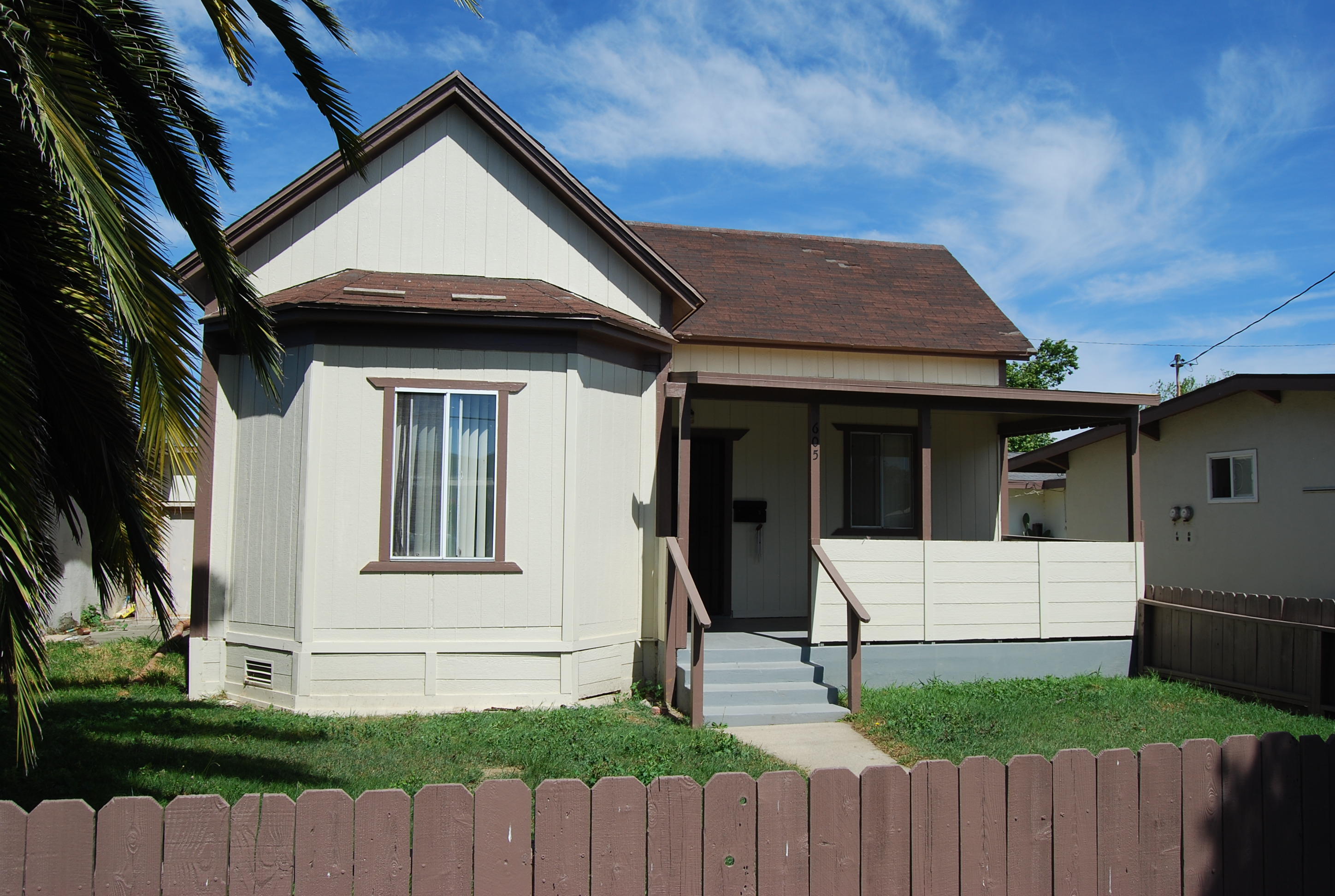 601 W Maple Avenue