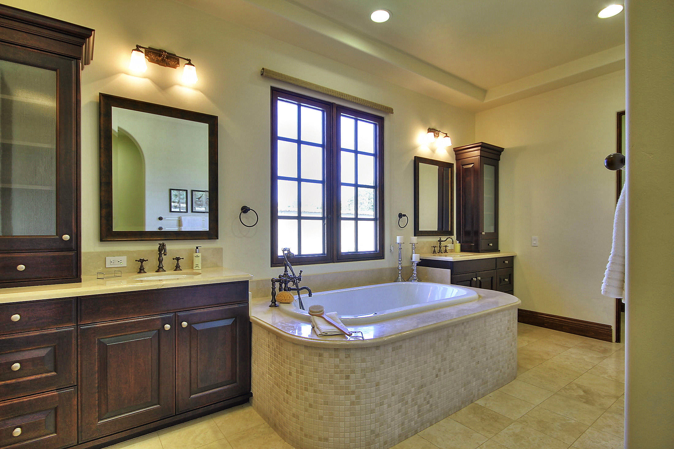 7744 Kestrel Lane