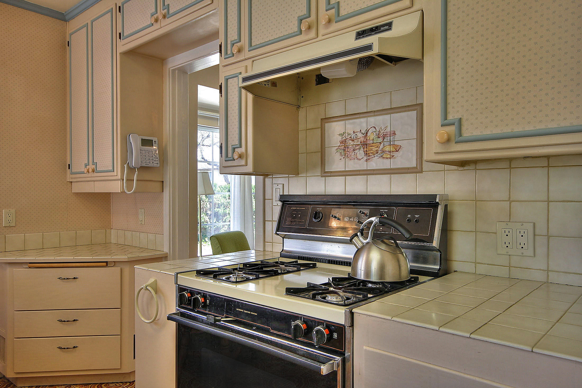 728 W Mission Street