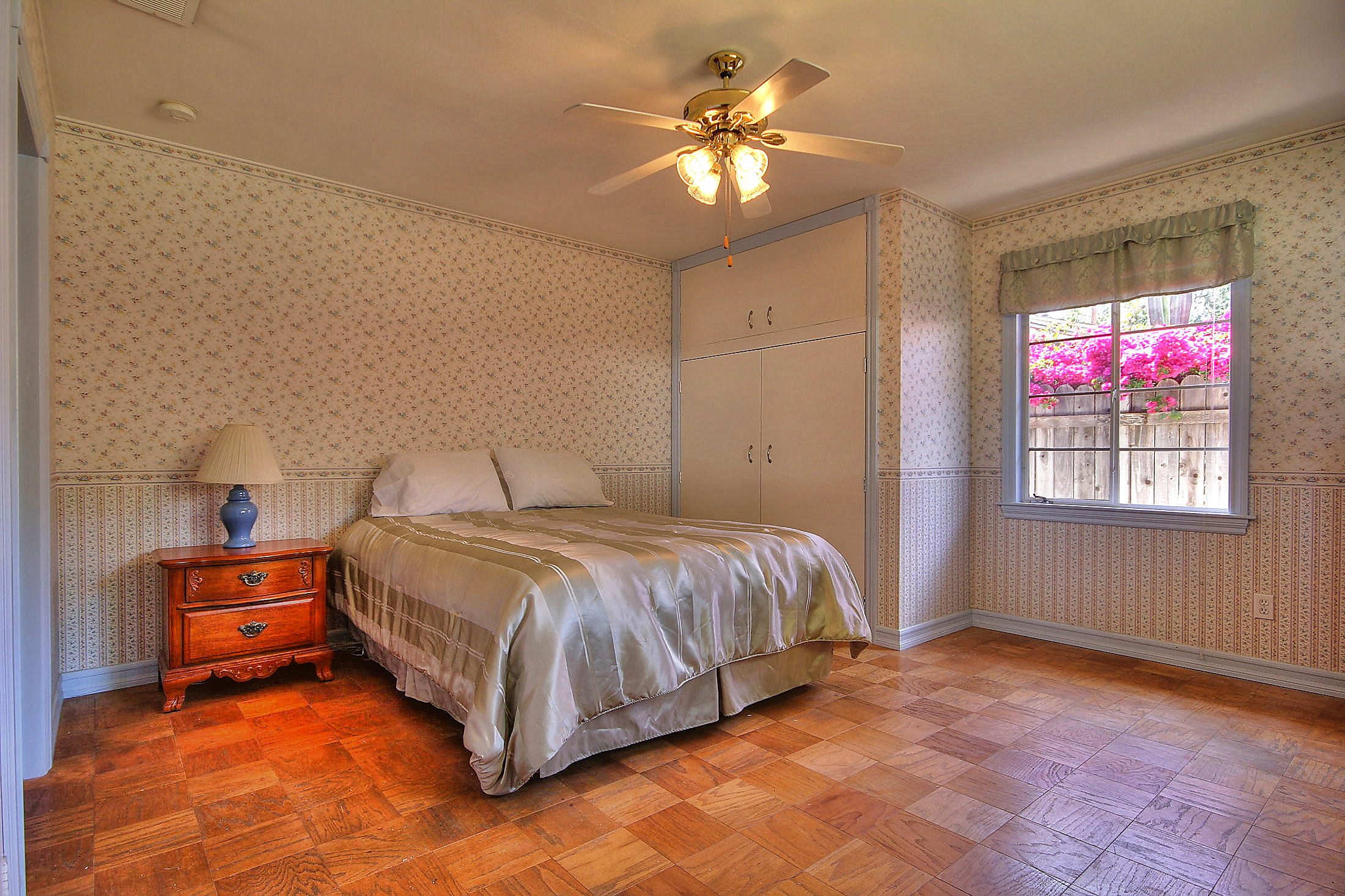 728 W Mission Street