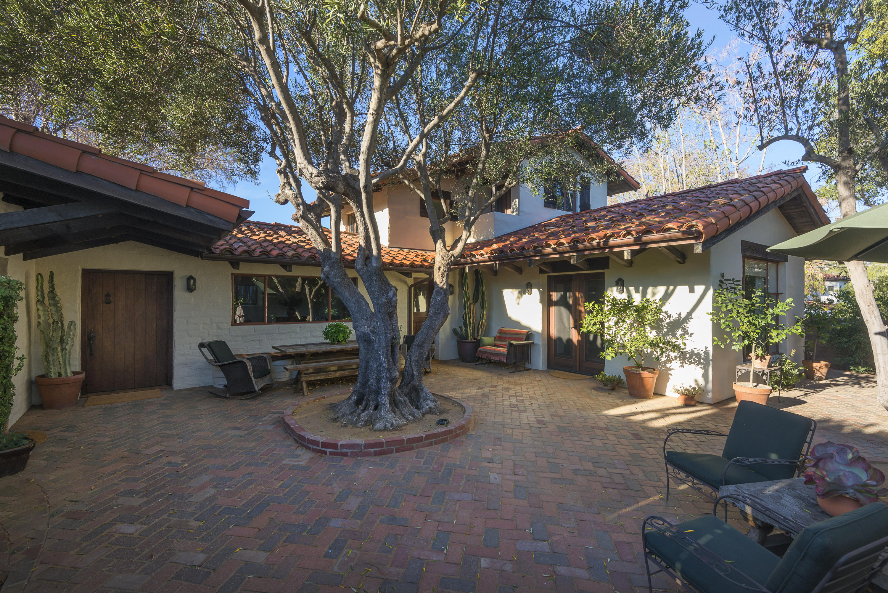 924 Garden Street, J