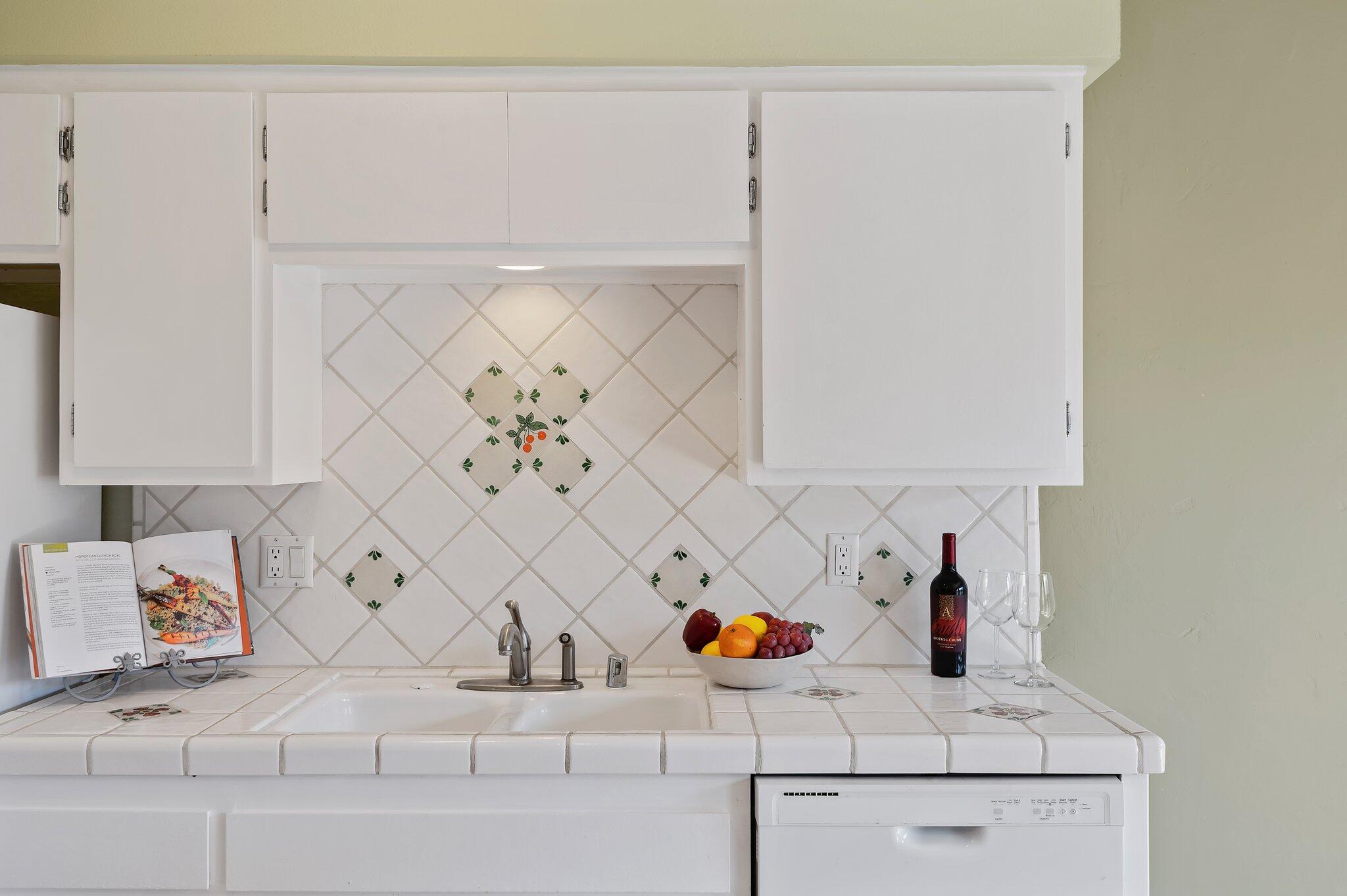 860 Highland Drive Unit: 4