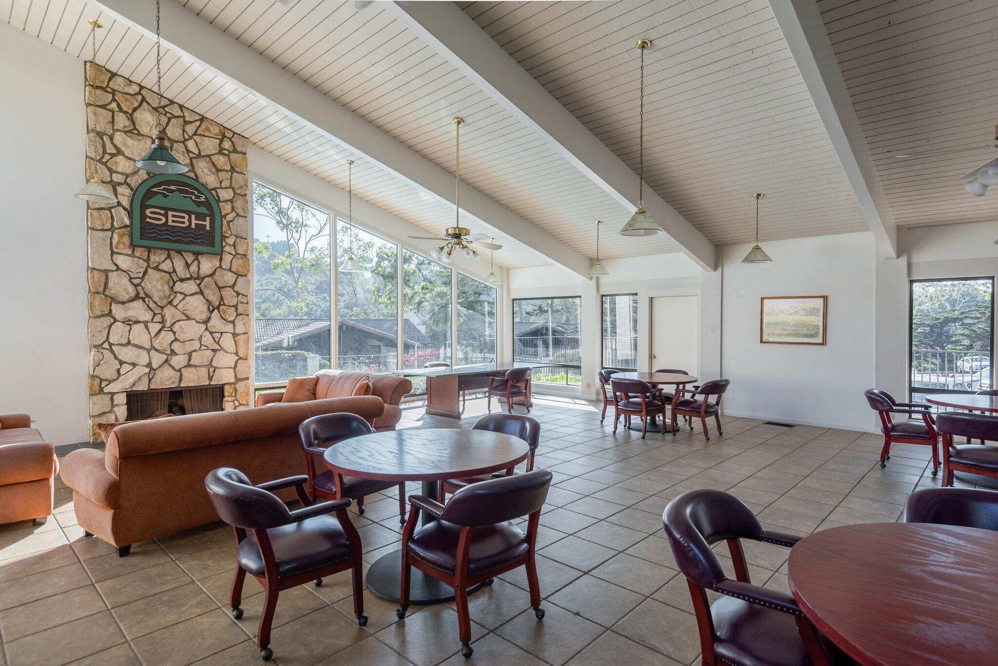 860 Highland Drive Unit: 4