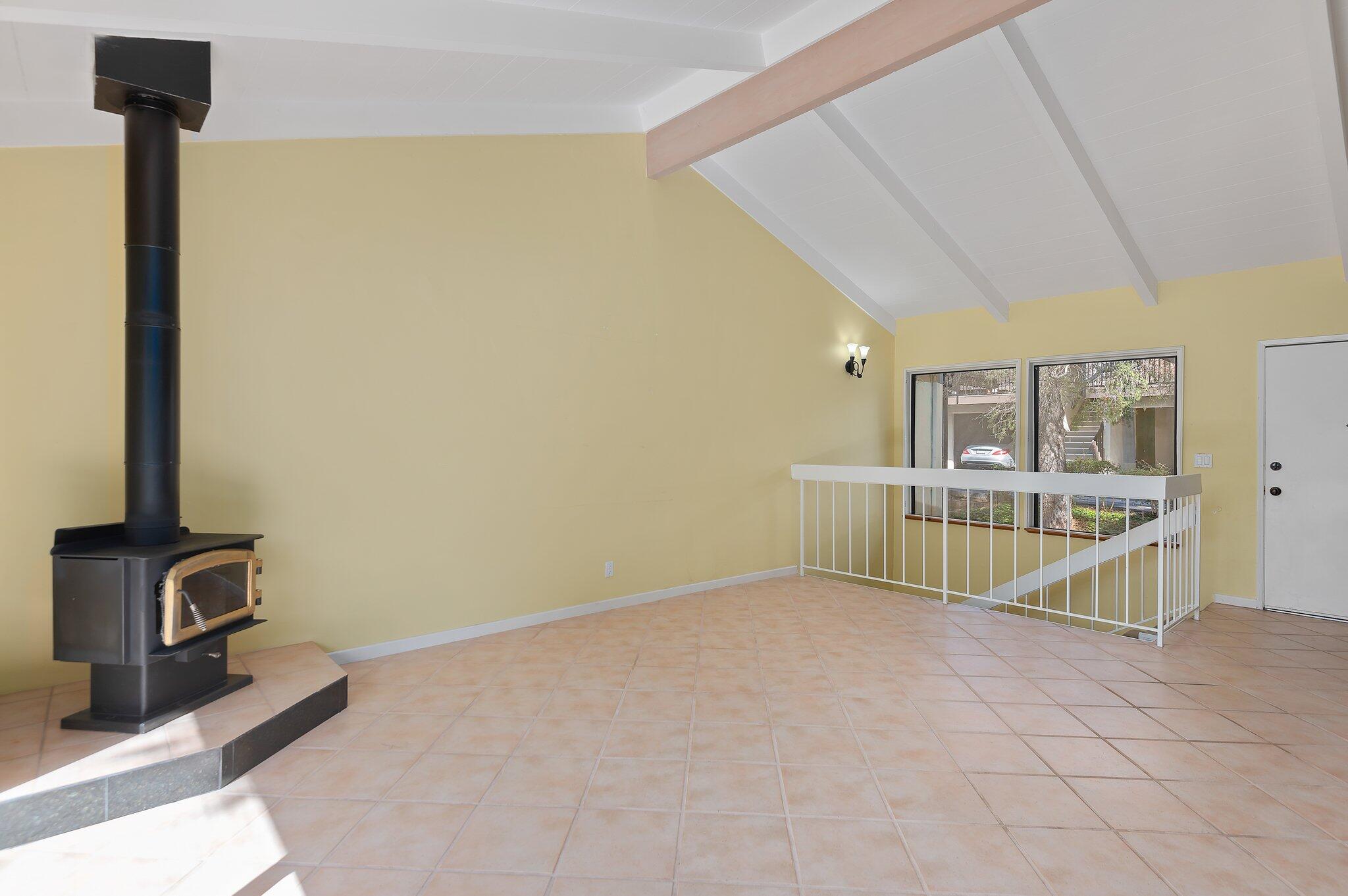 860 Highland Drive Unit: 4