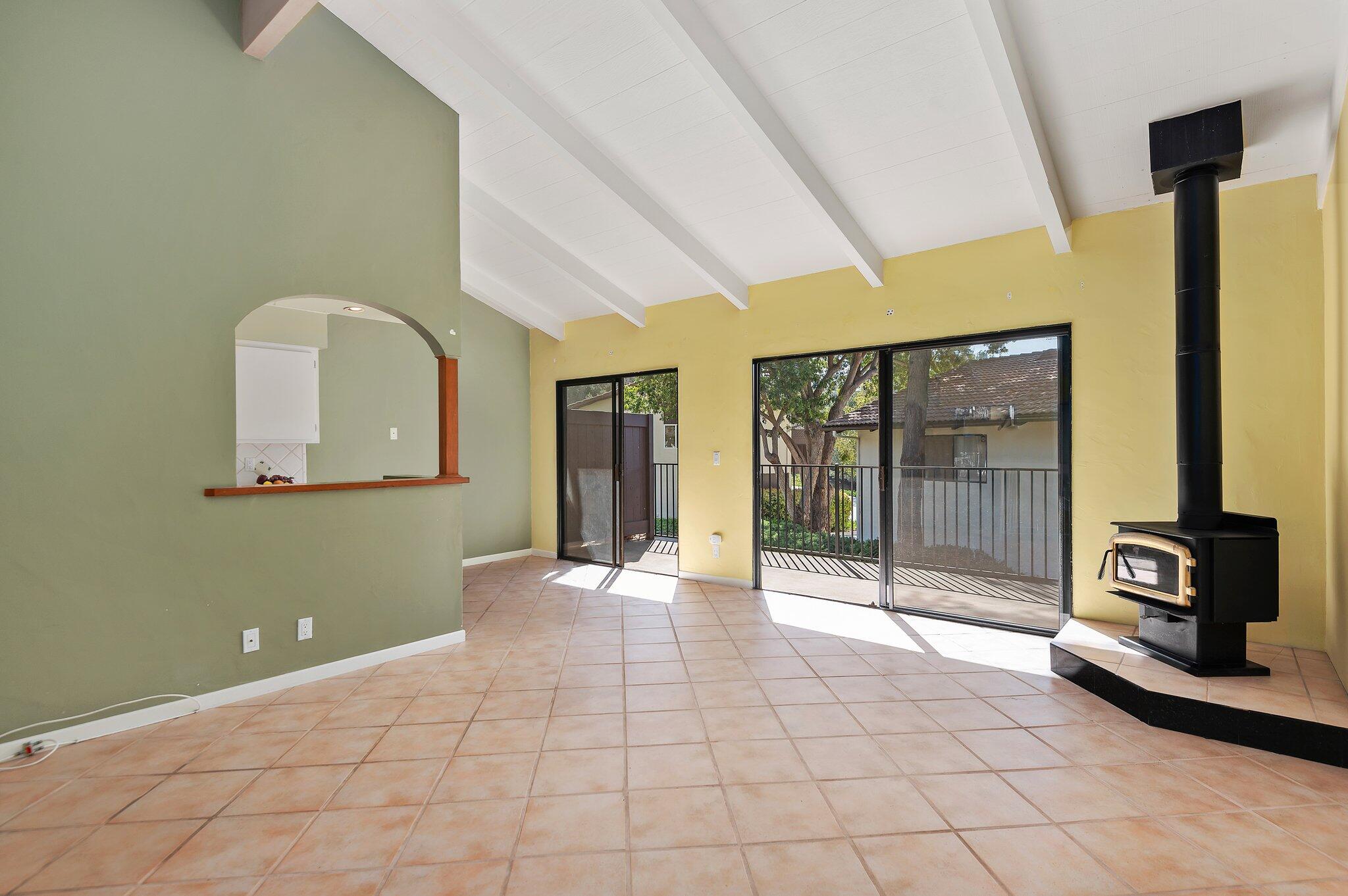 860 Highland Drive Unit: 4
