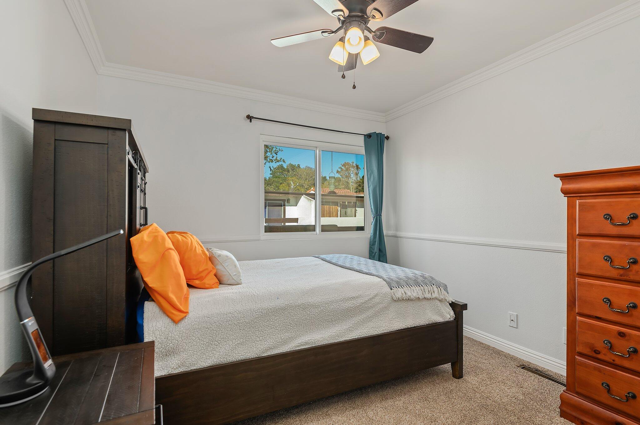 4709 Calle Reina