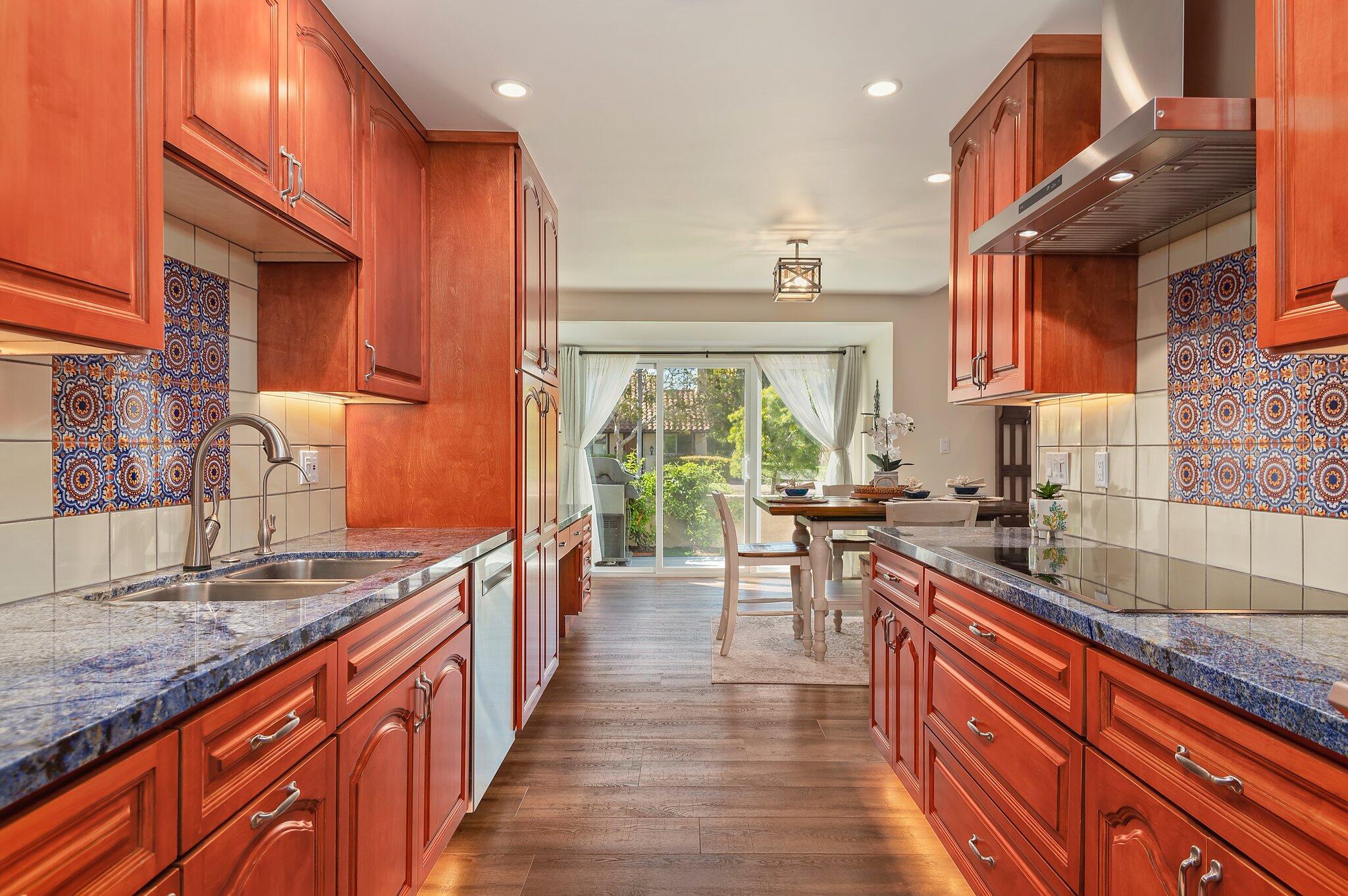 4709 Calle Reina