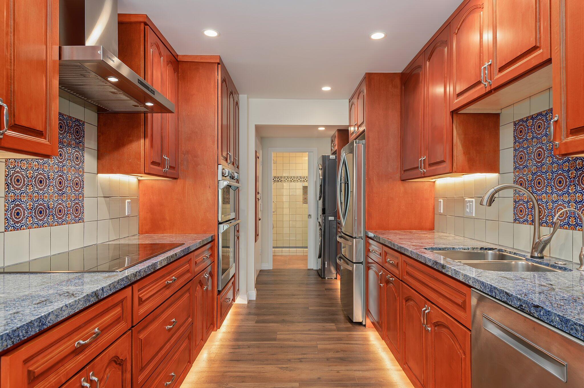 4709 Calle Reina
