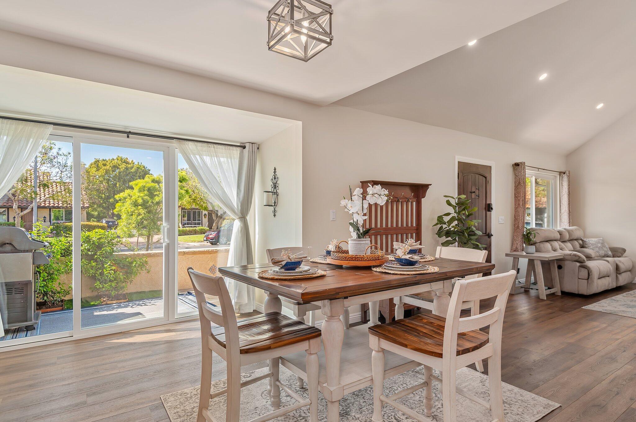 4709 Calle Reina