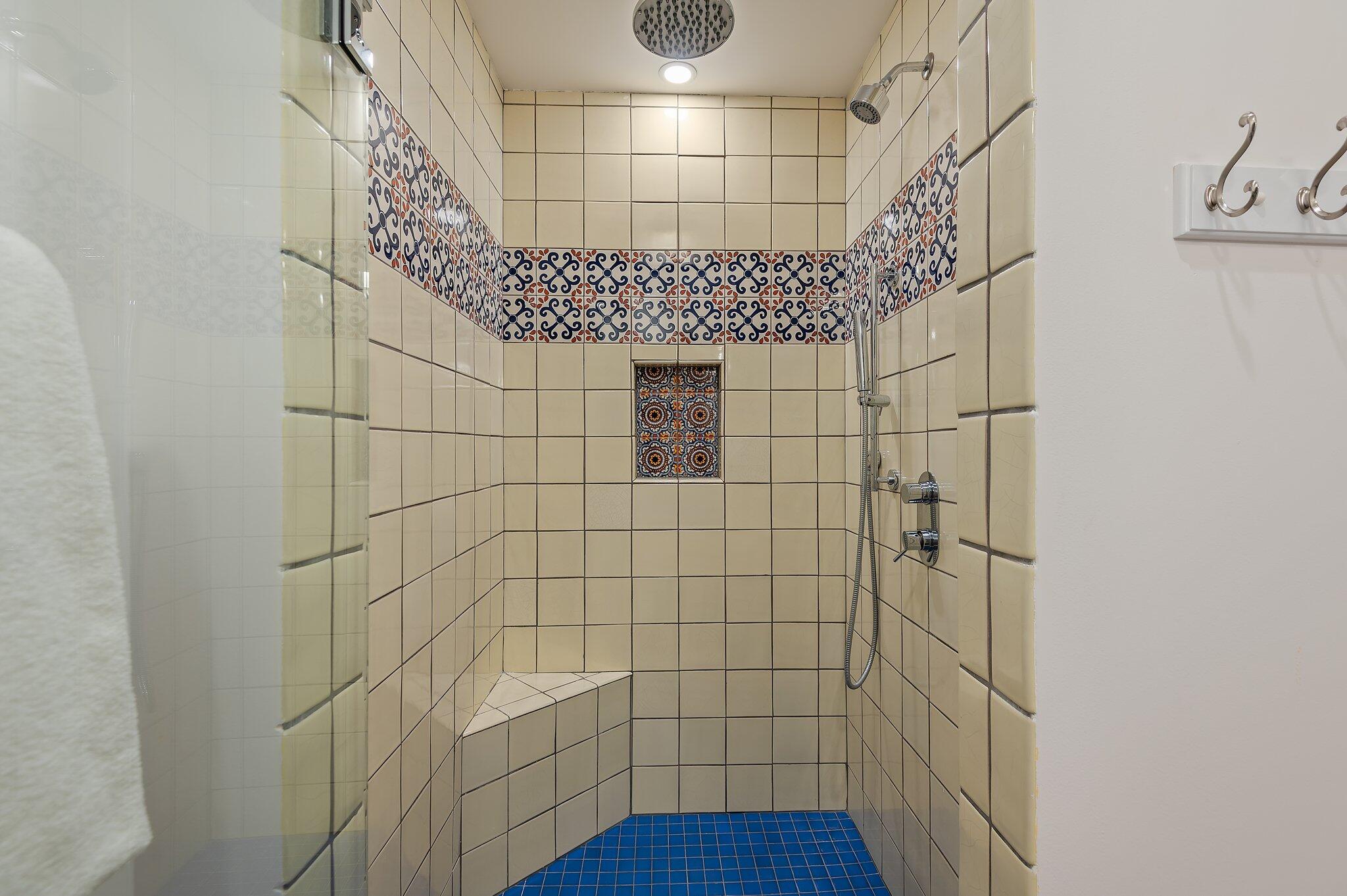 4709 Calle Reina