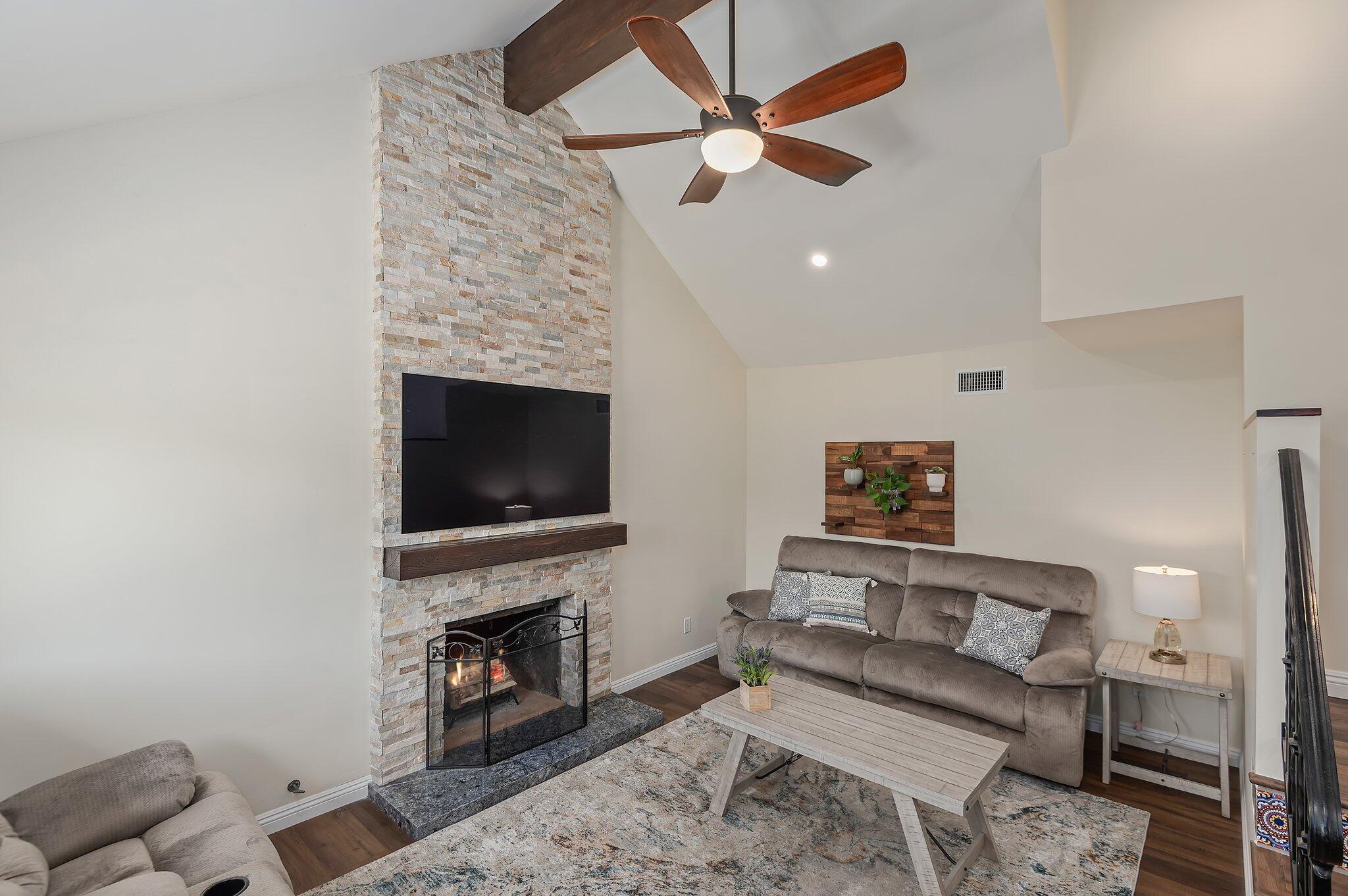 4709 Calle Reina