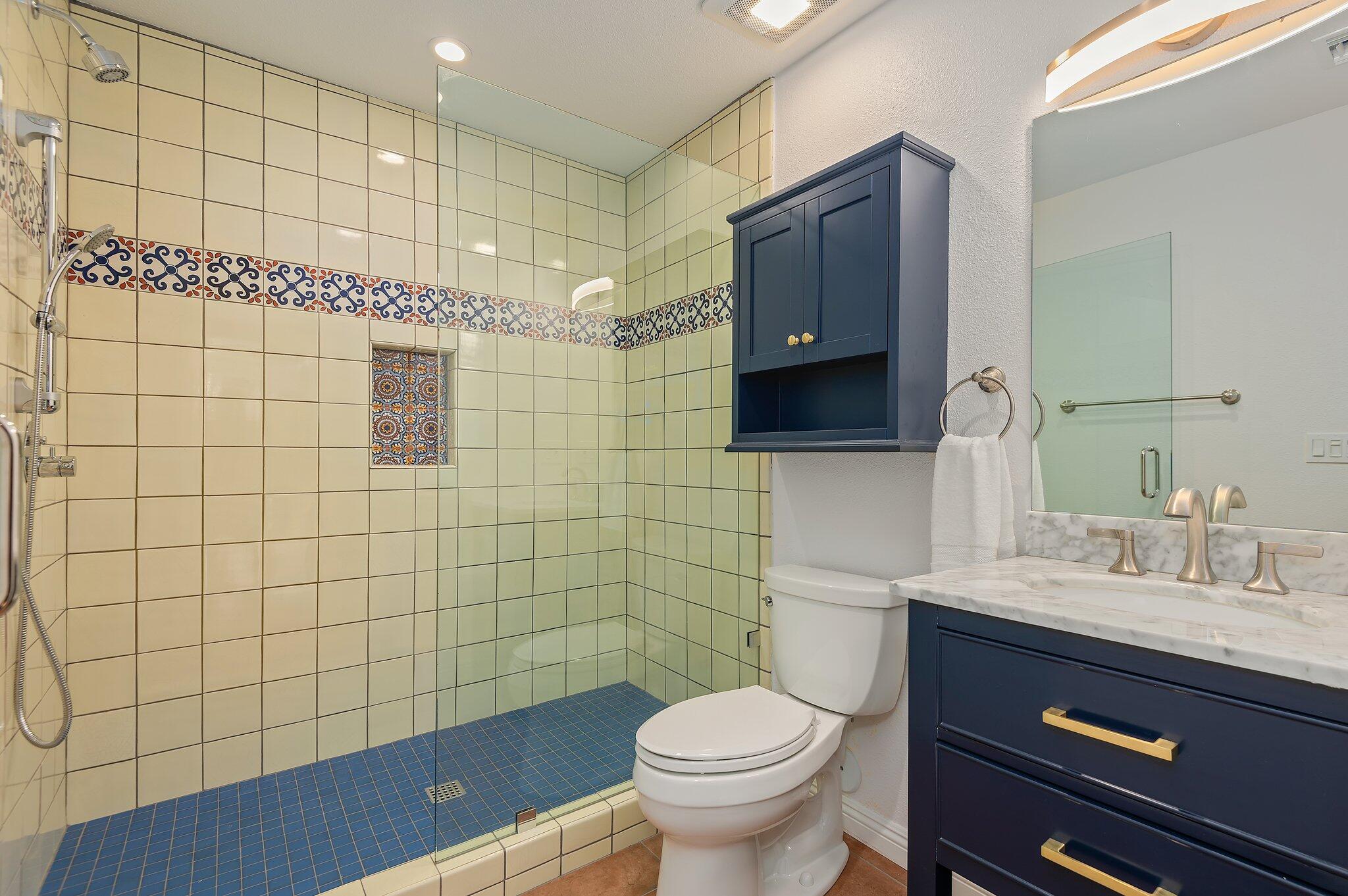 4709 Calle Reina
