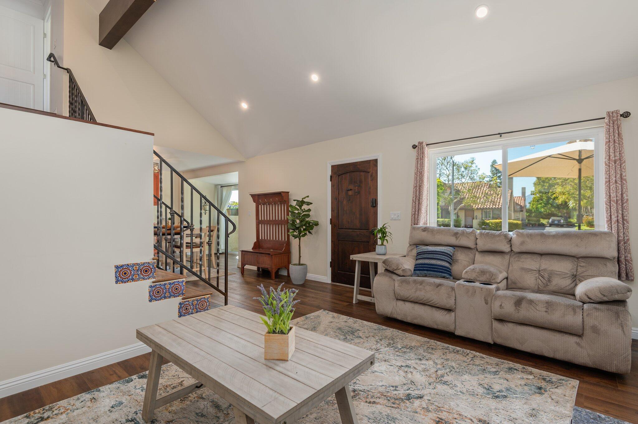 4709 Calle Reina