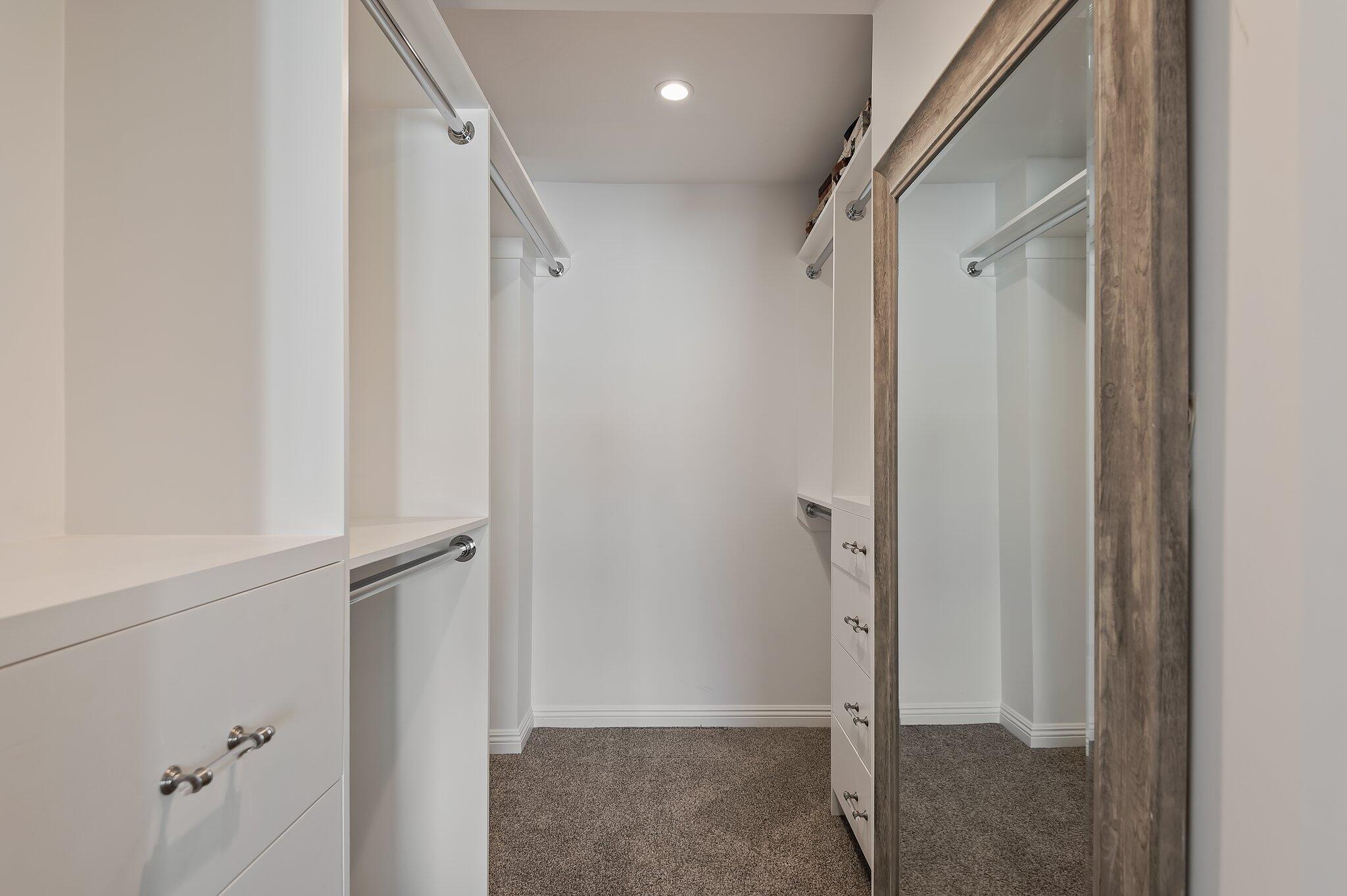 4709 Calle Reina