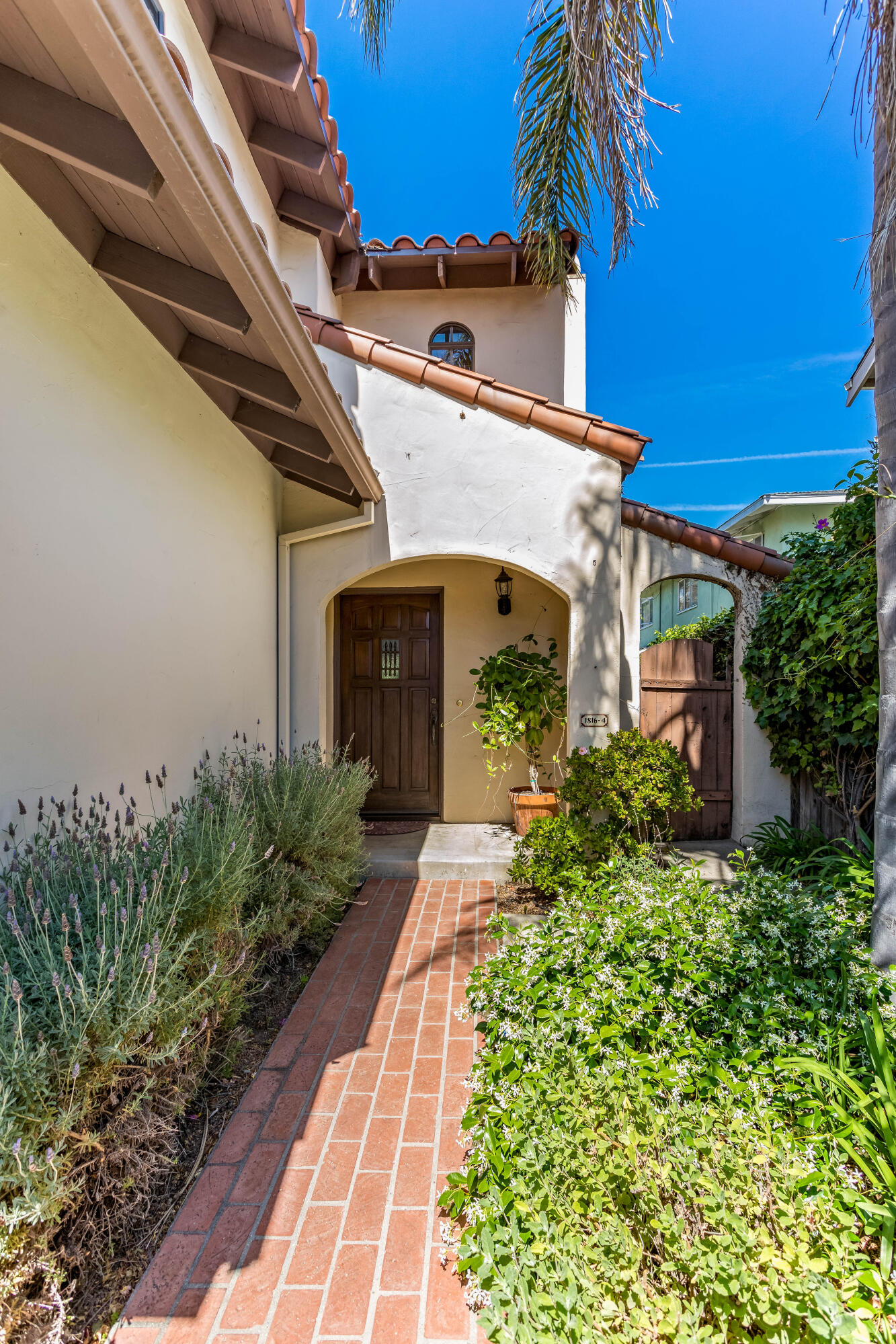 1816 De La Vina St Unit: 4