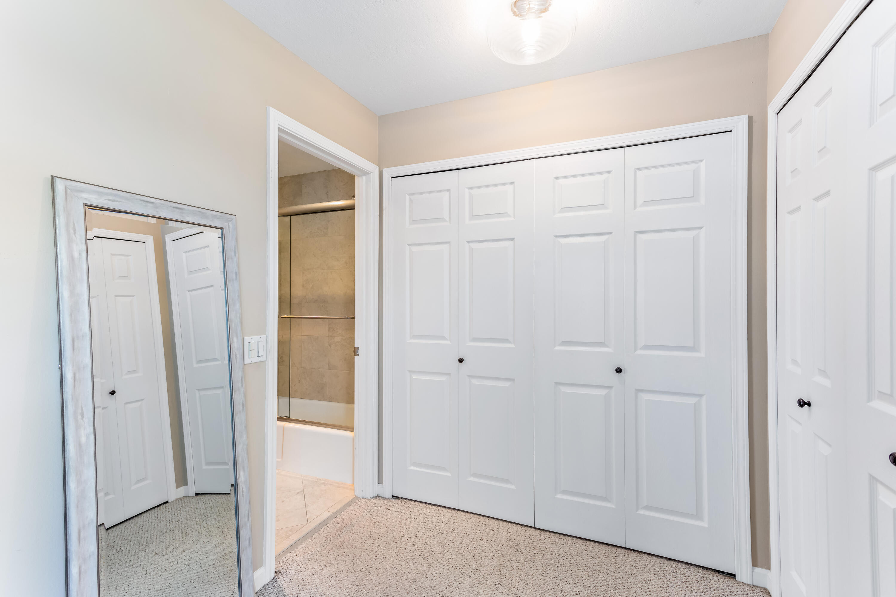 1816 De La Vina St Unit: 4