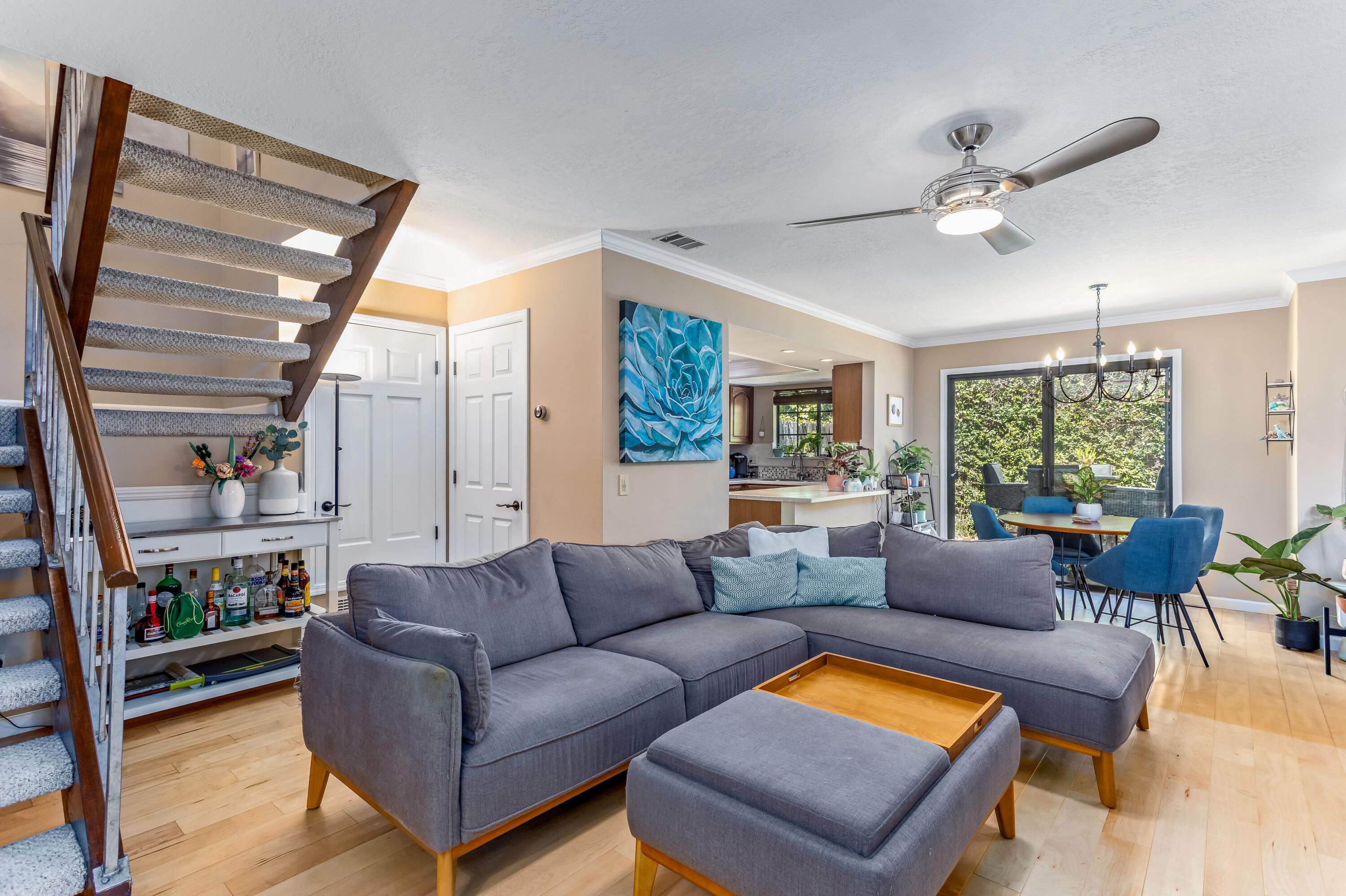 1816 De La Vina St Unit: 4