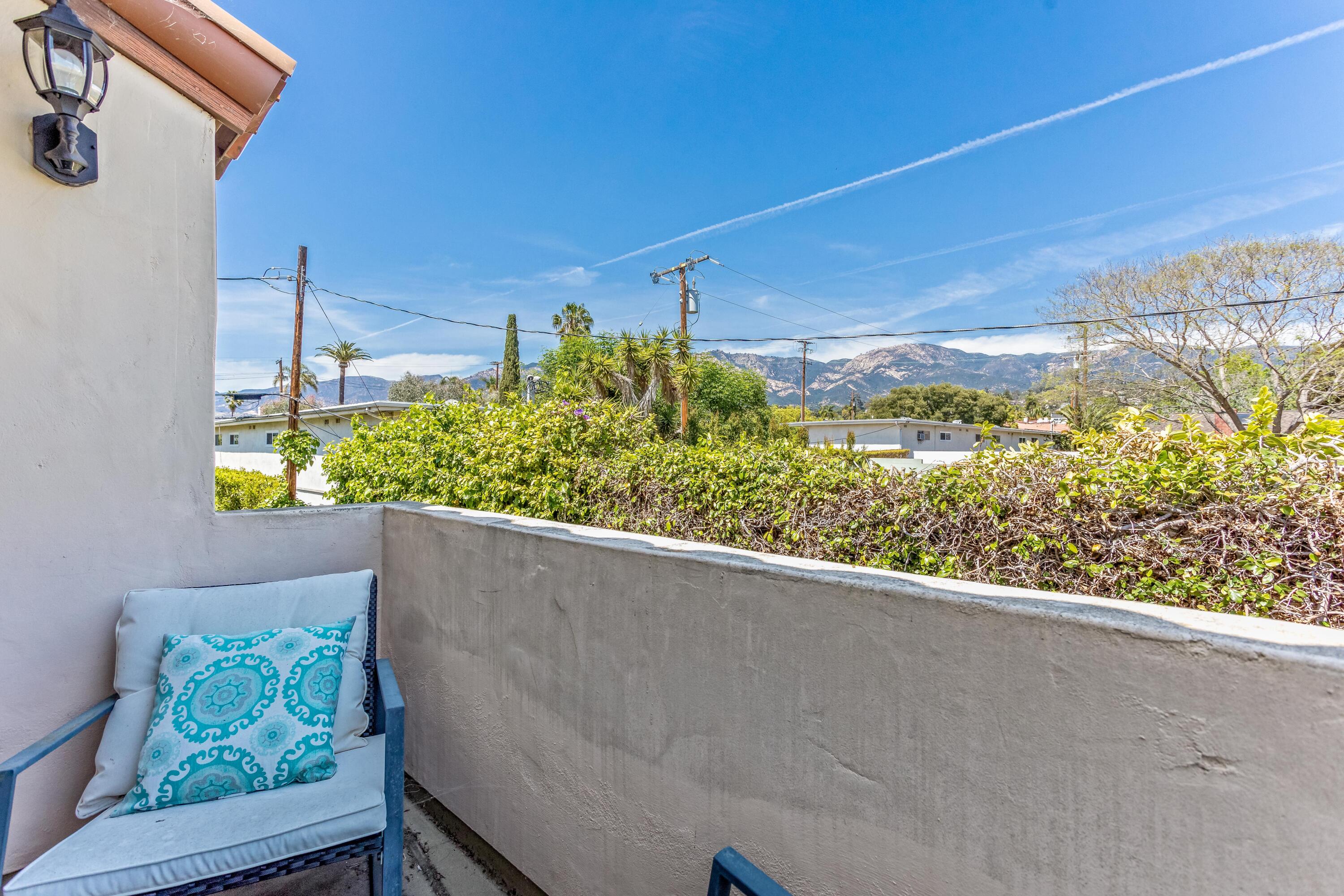 1816 De La Vina St Unit: 4