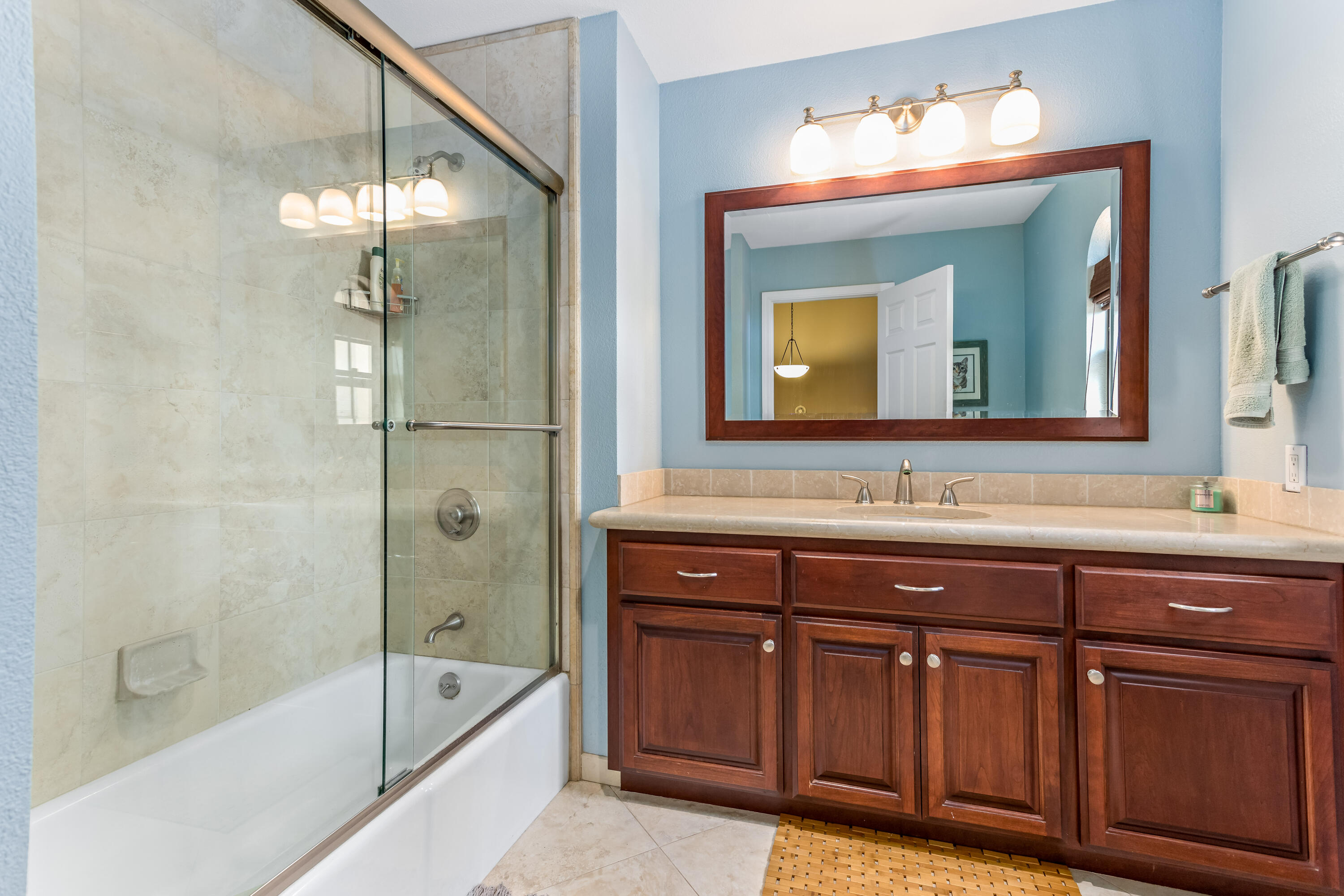1816 De La Vina St Unit: 4