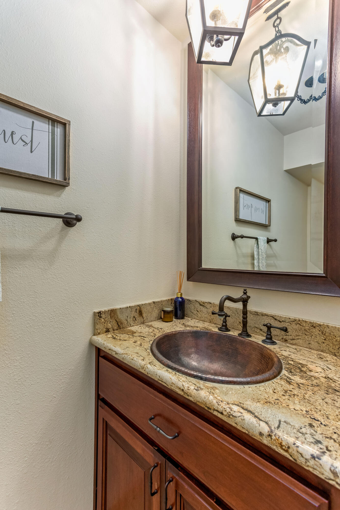 1816 De La Vina St Unit: 4