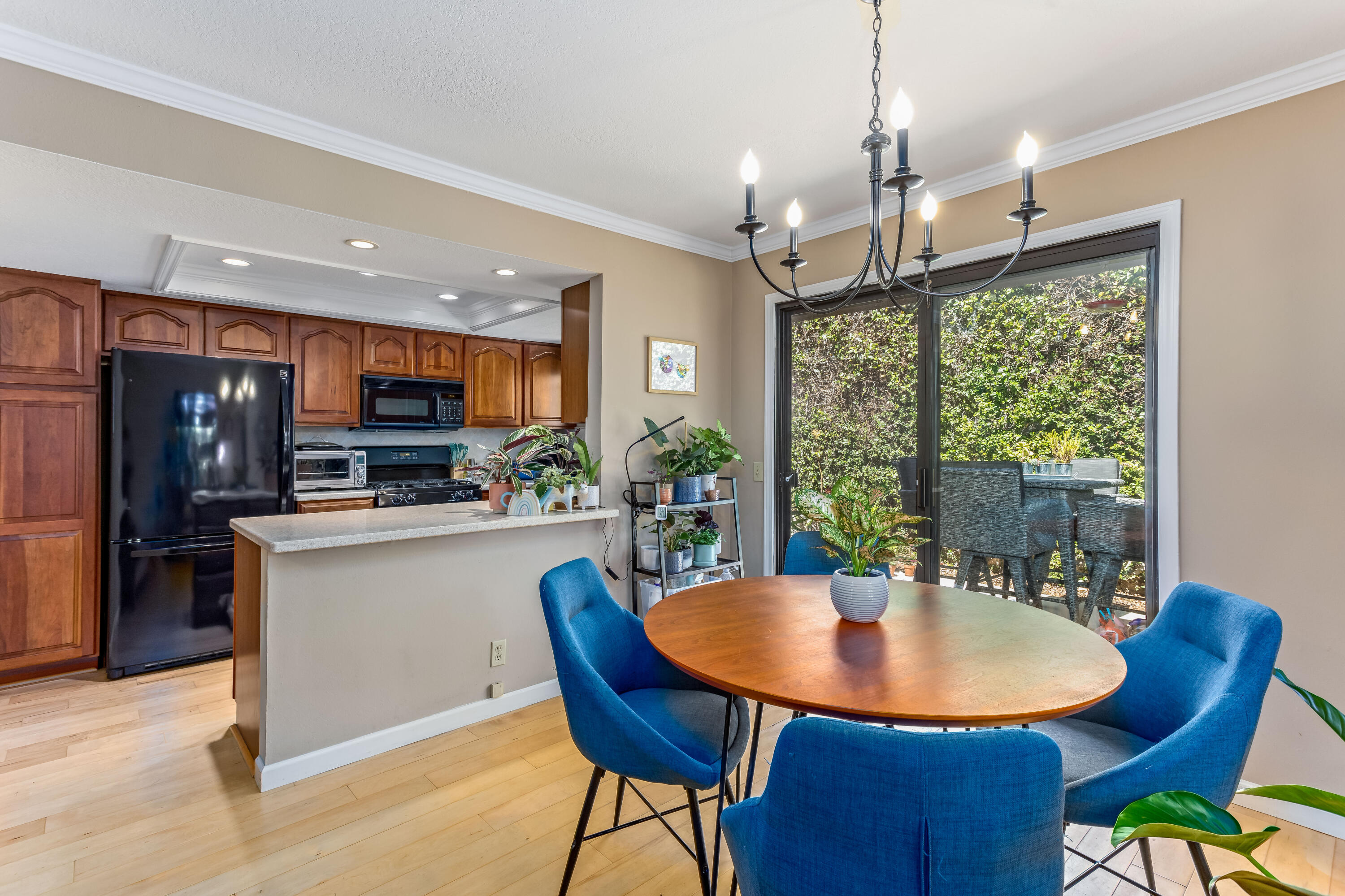 1816 De La Vina St Unit: 4
