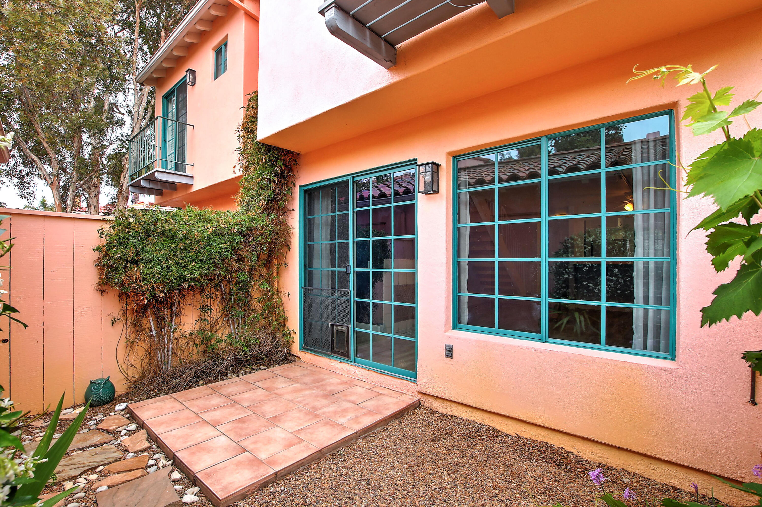 4297 Carpinteria Ave Unit: 18