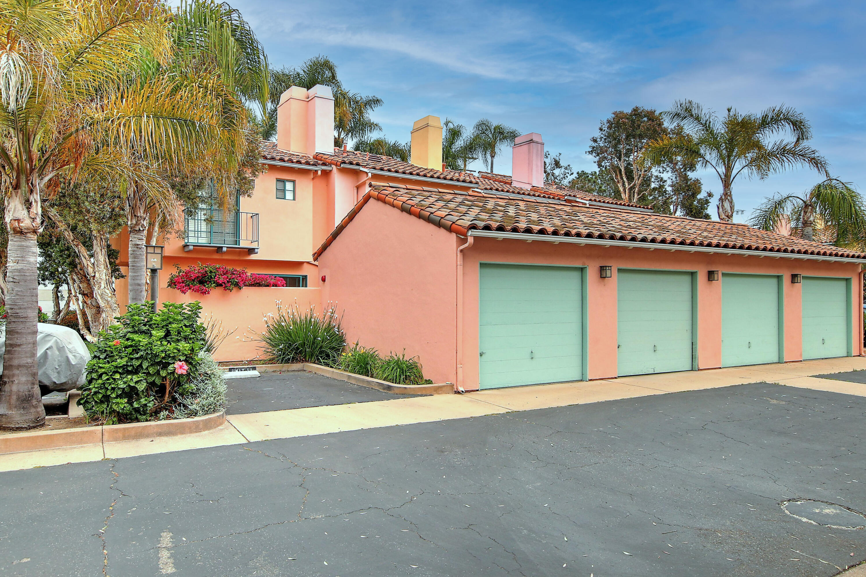 4297 Carpinteria Ave Unit: 18