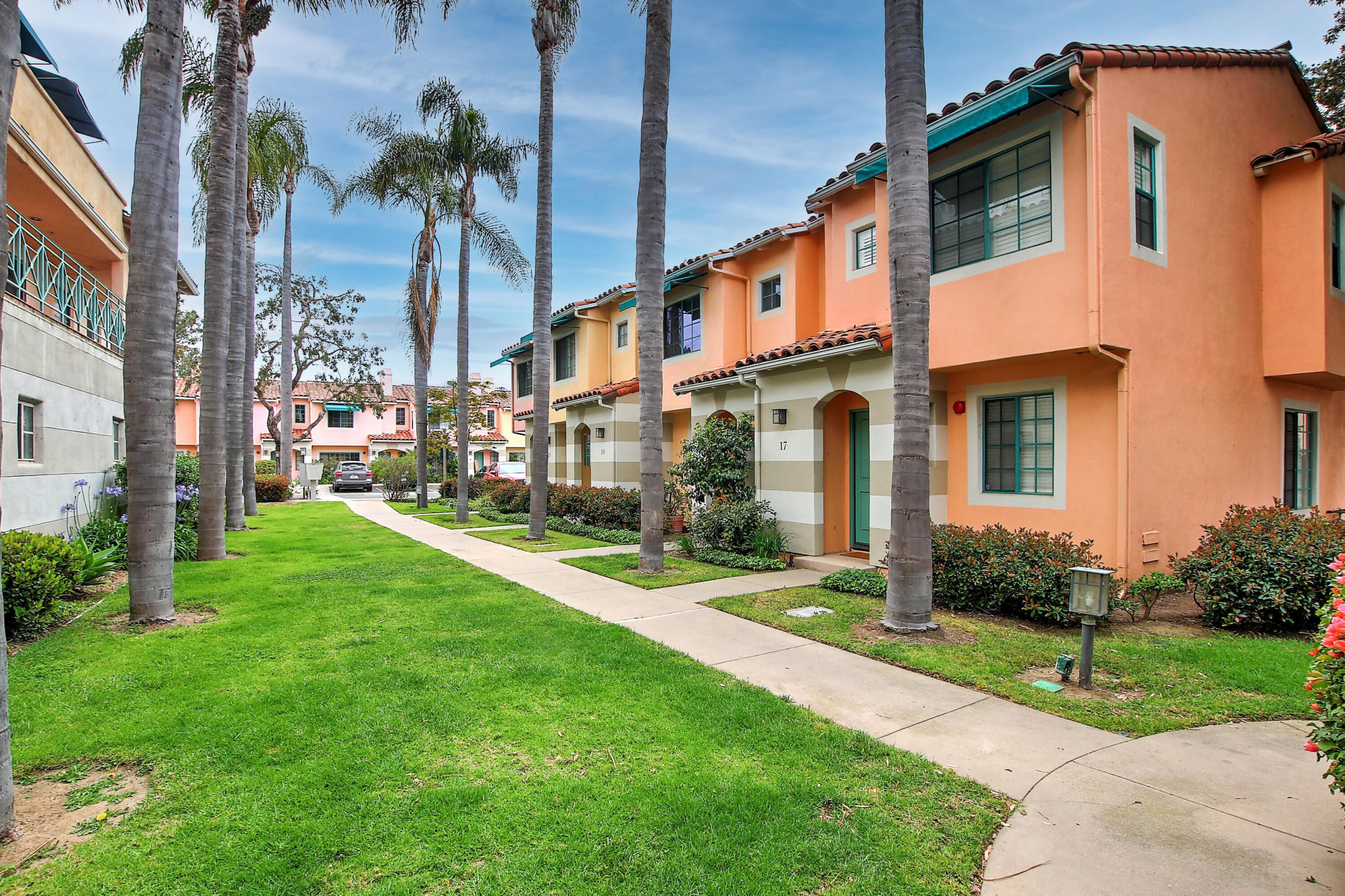 4297 Carpinteria Ave Unit: 18
