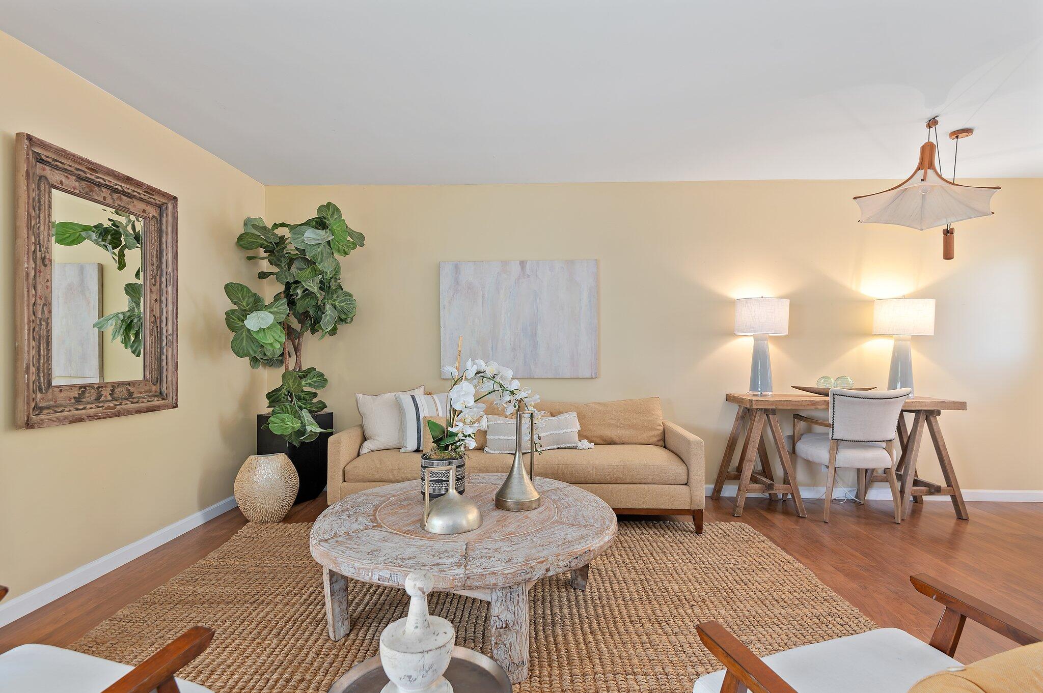 329 Moreton Bay Ln Unit: 1