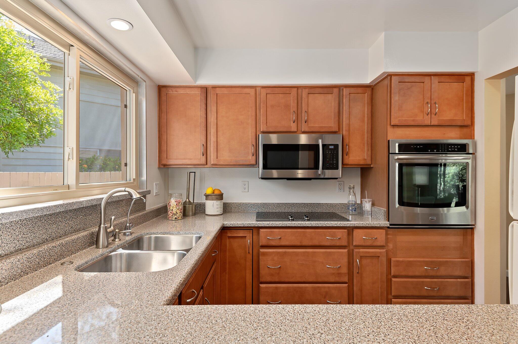 329 Moreton Bay Ln Unit: 1