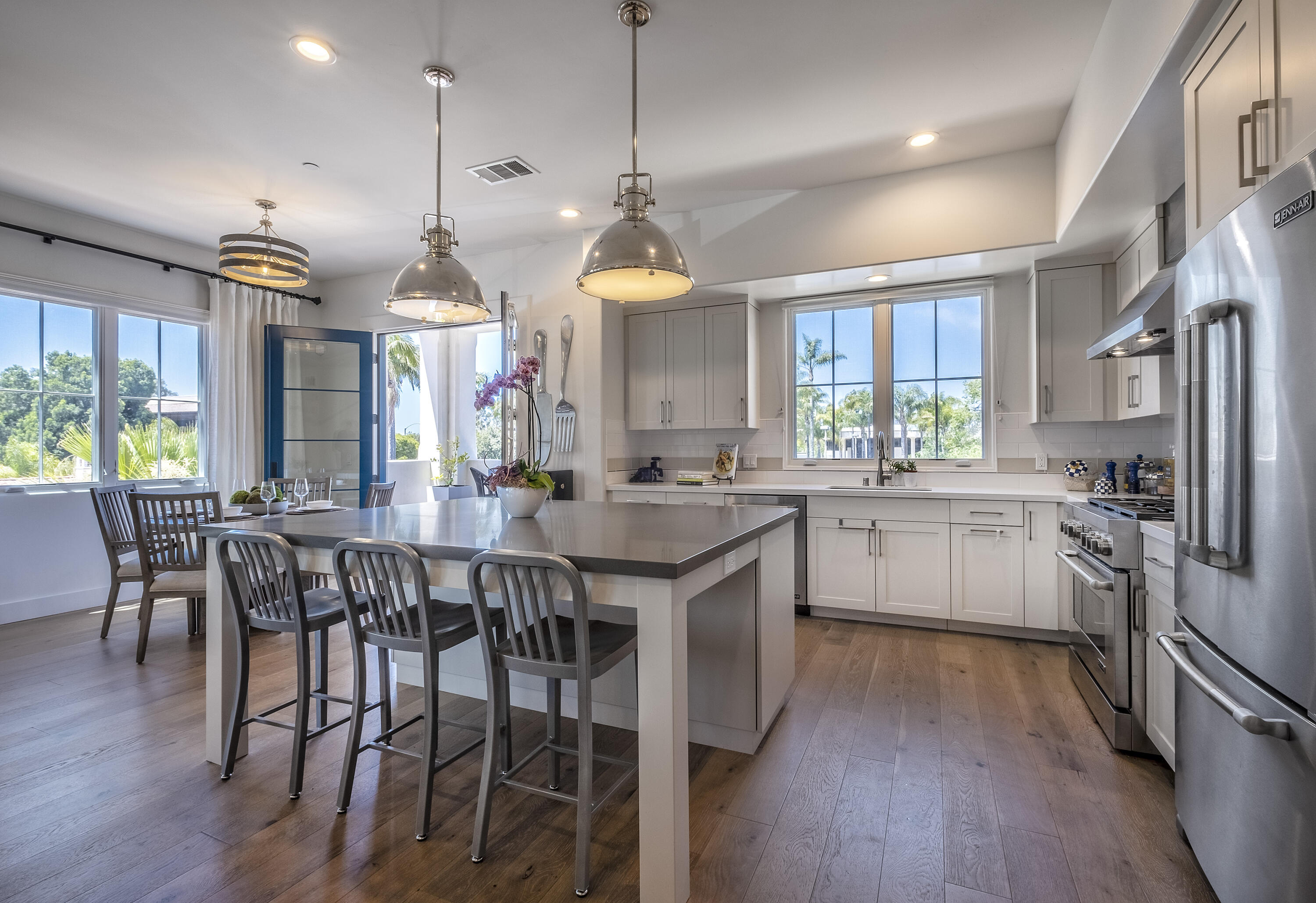 3736 State St Unit: 219