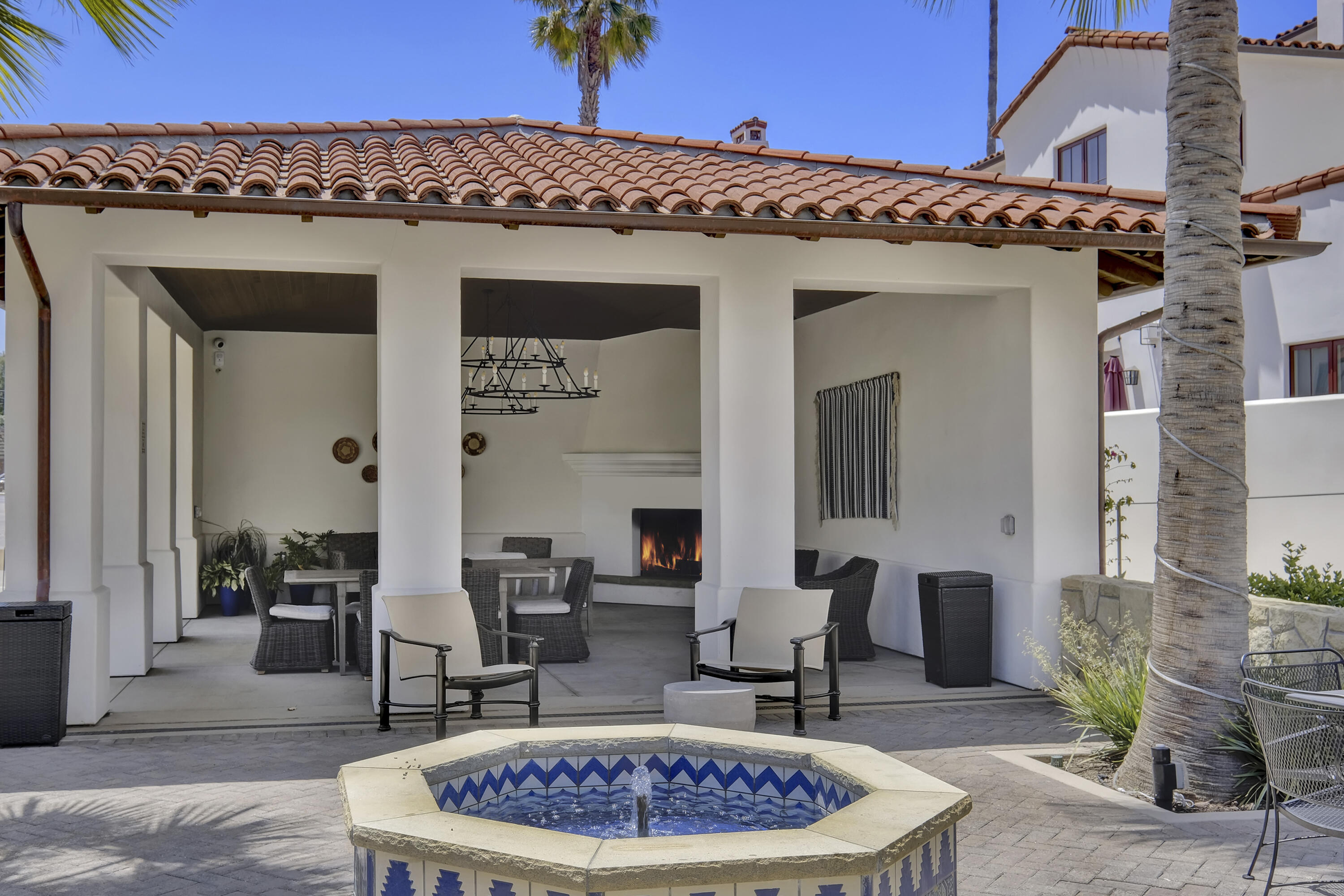 3736 State St Unit: 219