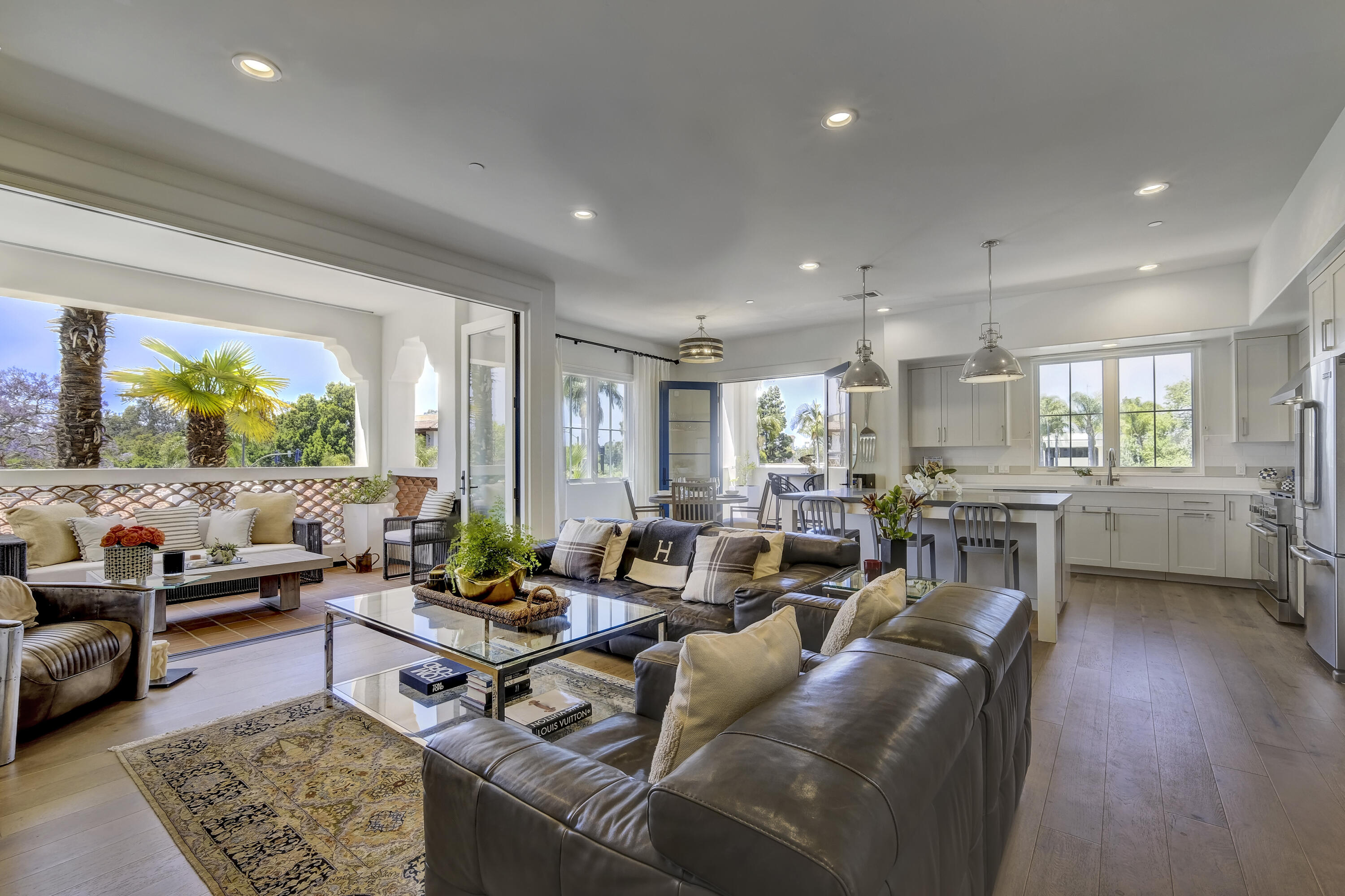 3736 State St Unit: 219