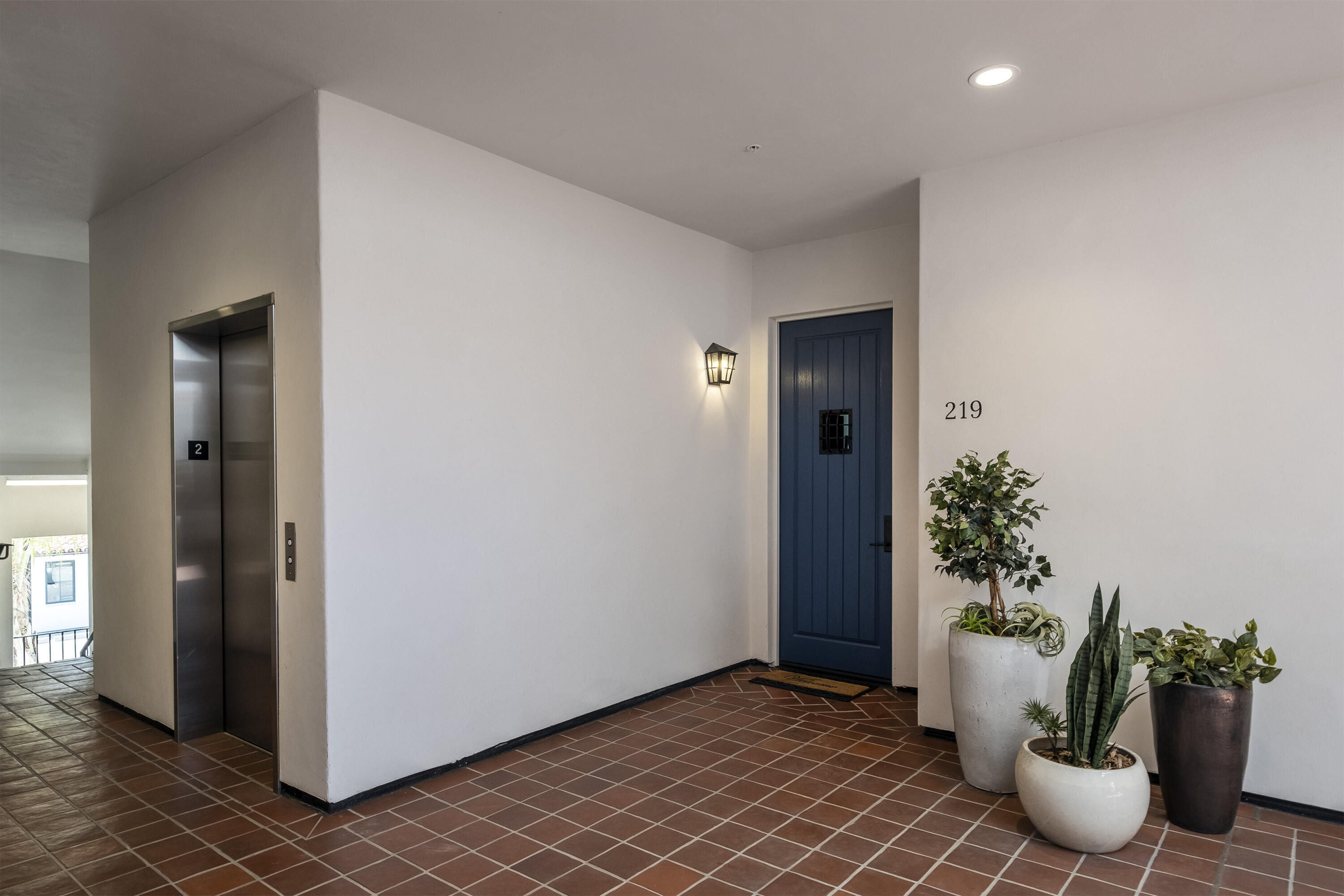 3736 State St Unit: 219