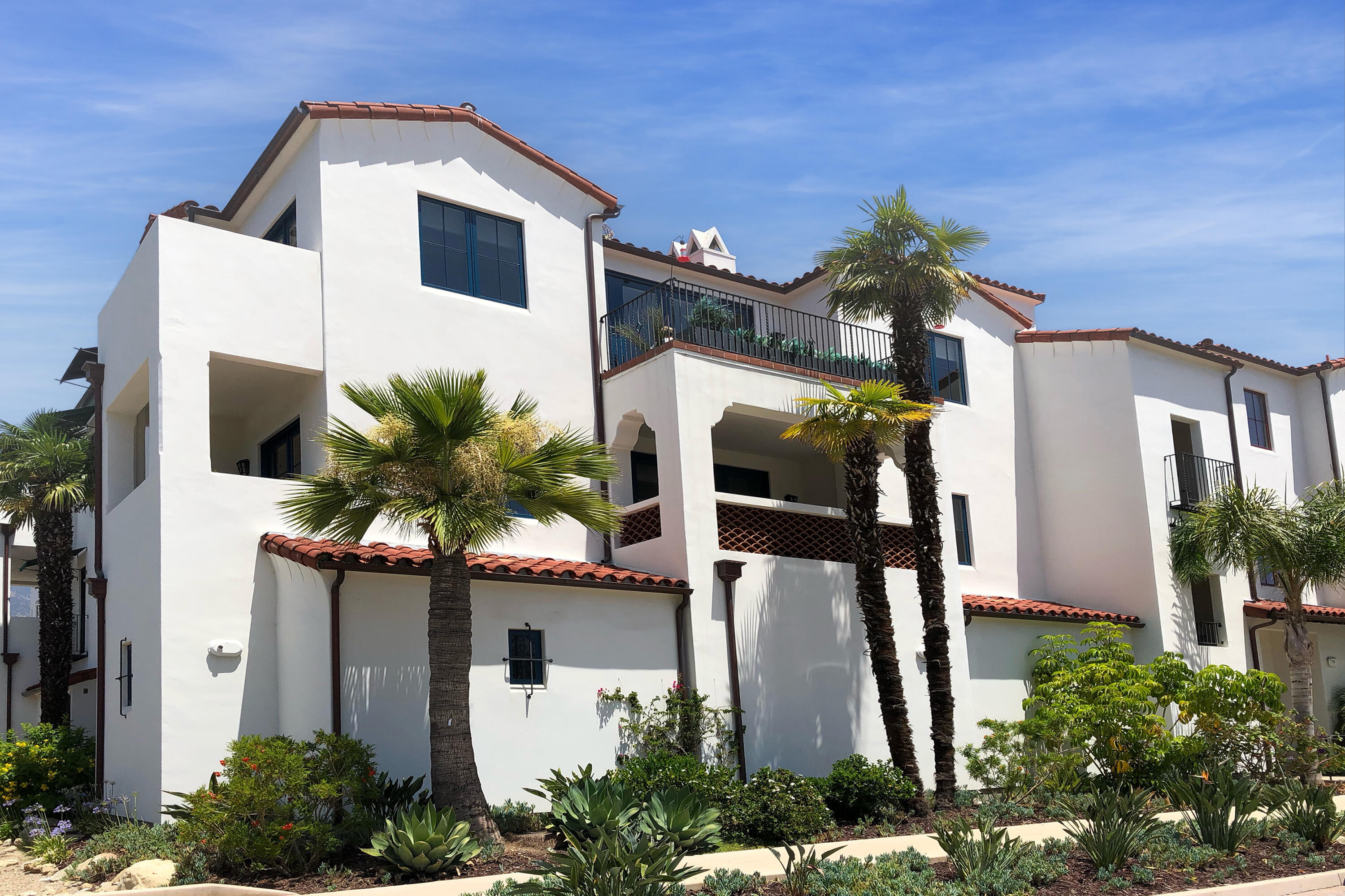 3736 State St Unit: 219
