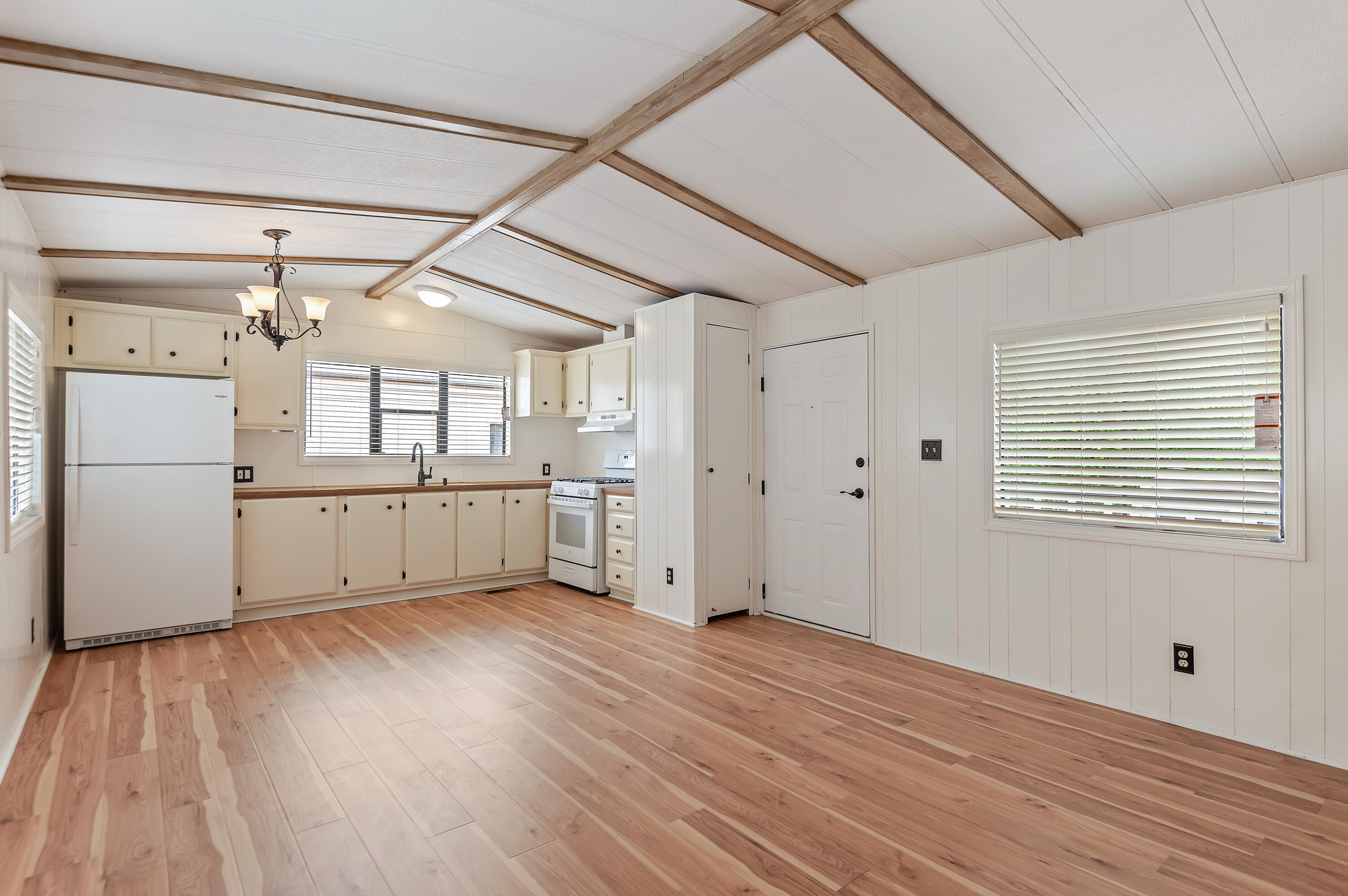 520 Pine St. Unit: 76