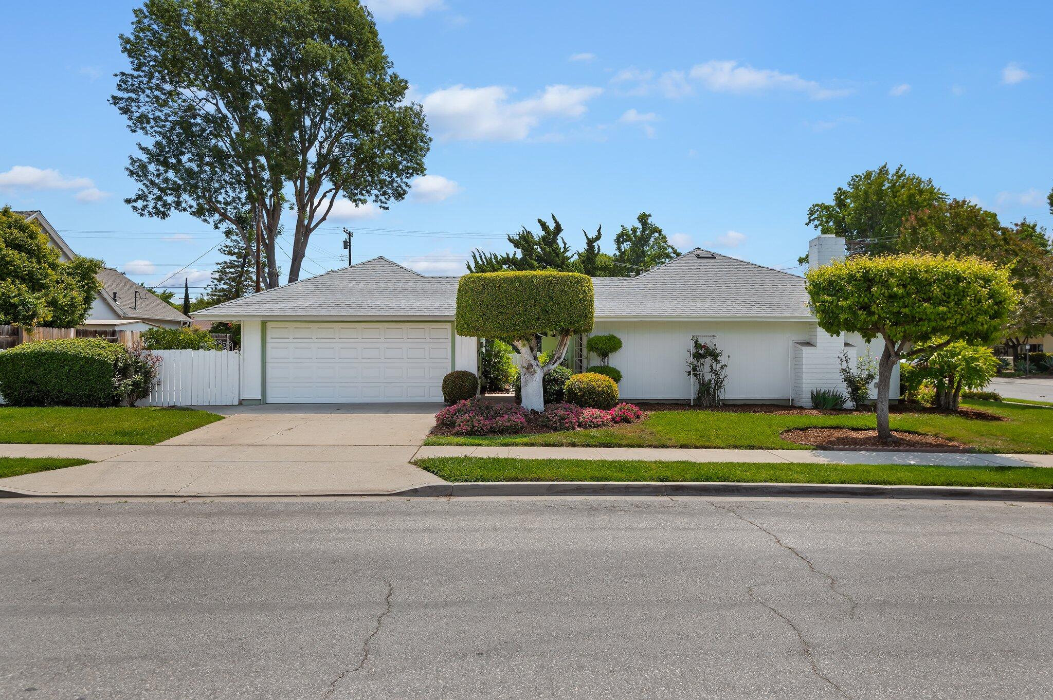 5692 Encina Road
