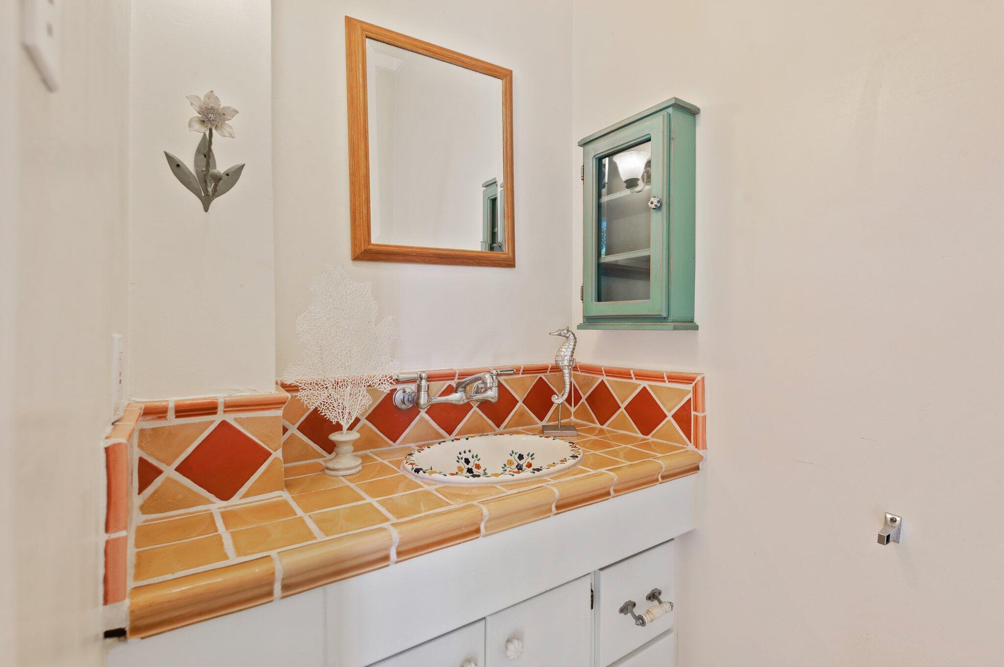 319 W Los Olivos St