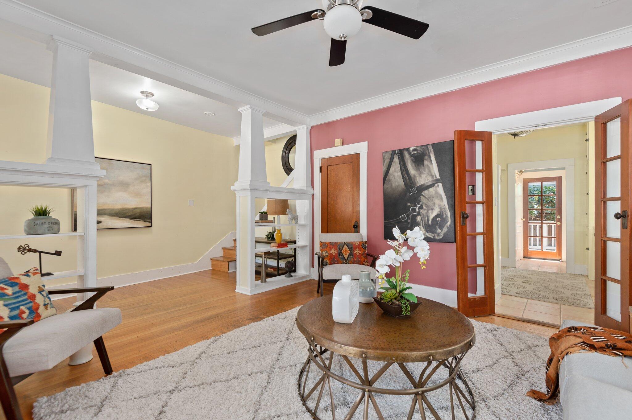 319 W Los Olivos St