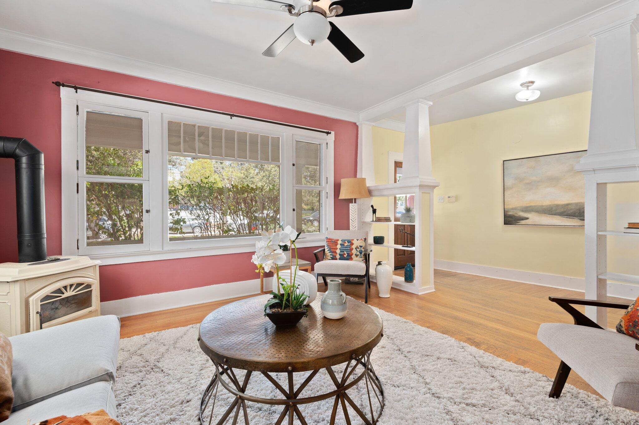 319 W Los Olivos St