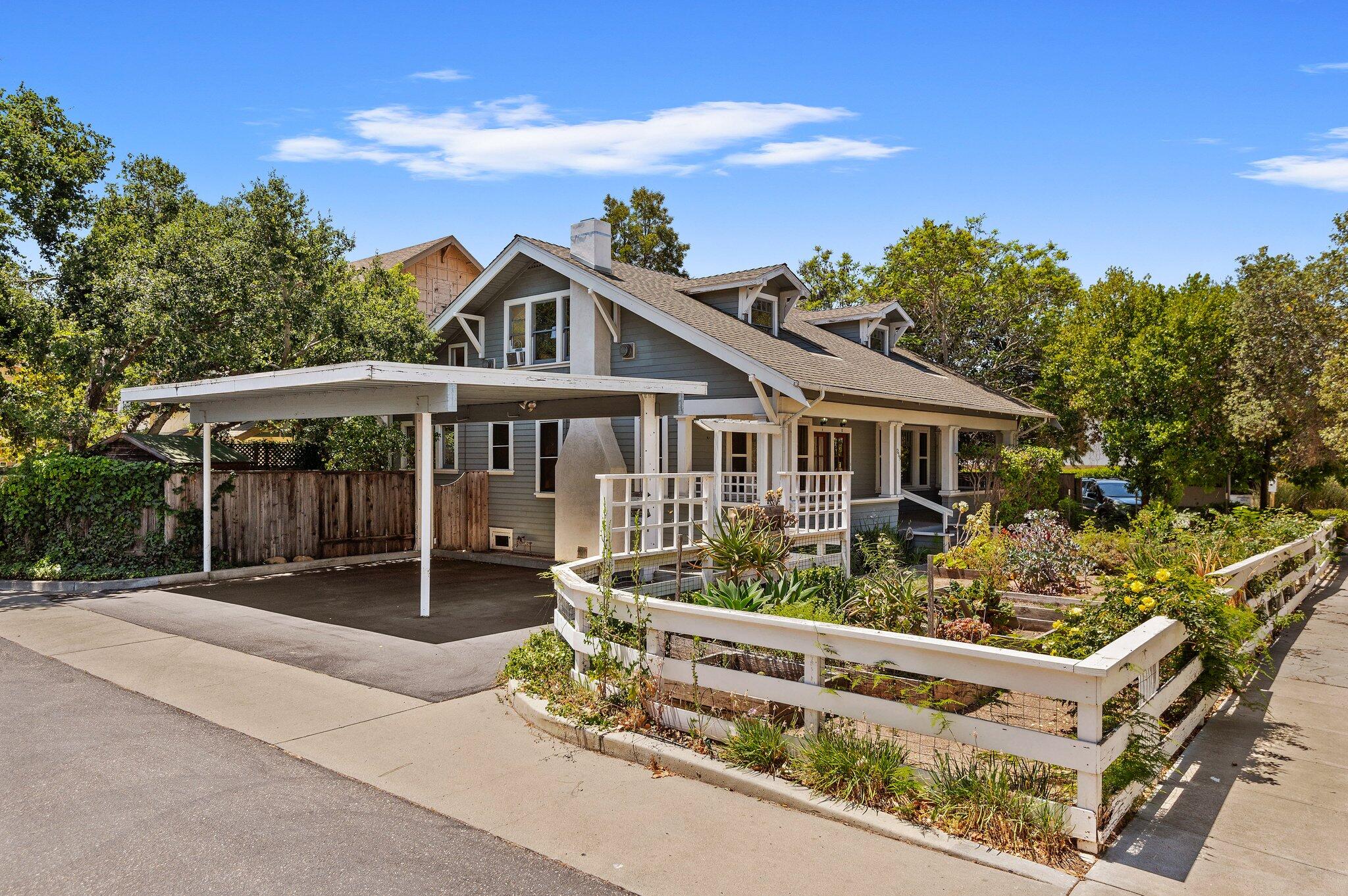 319 W Los Olivos St