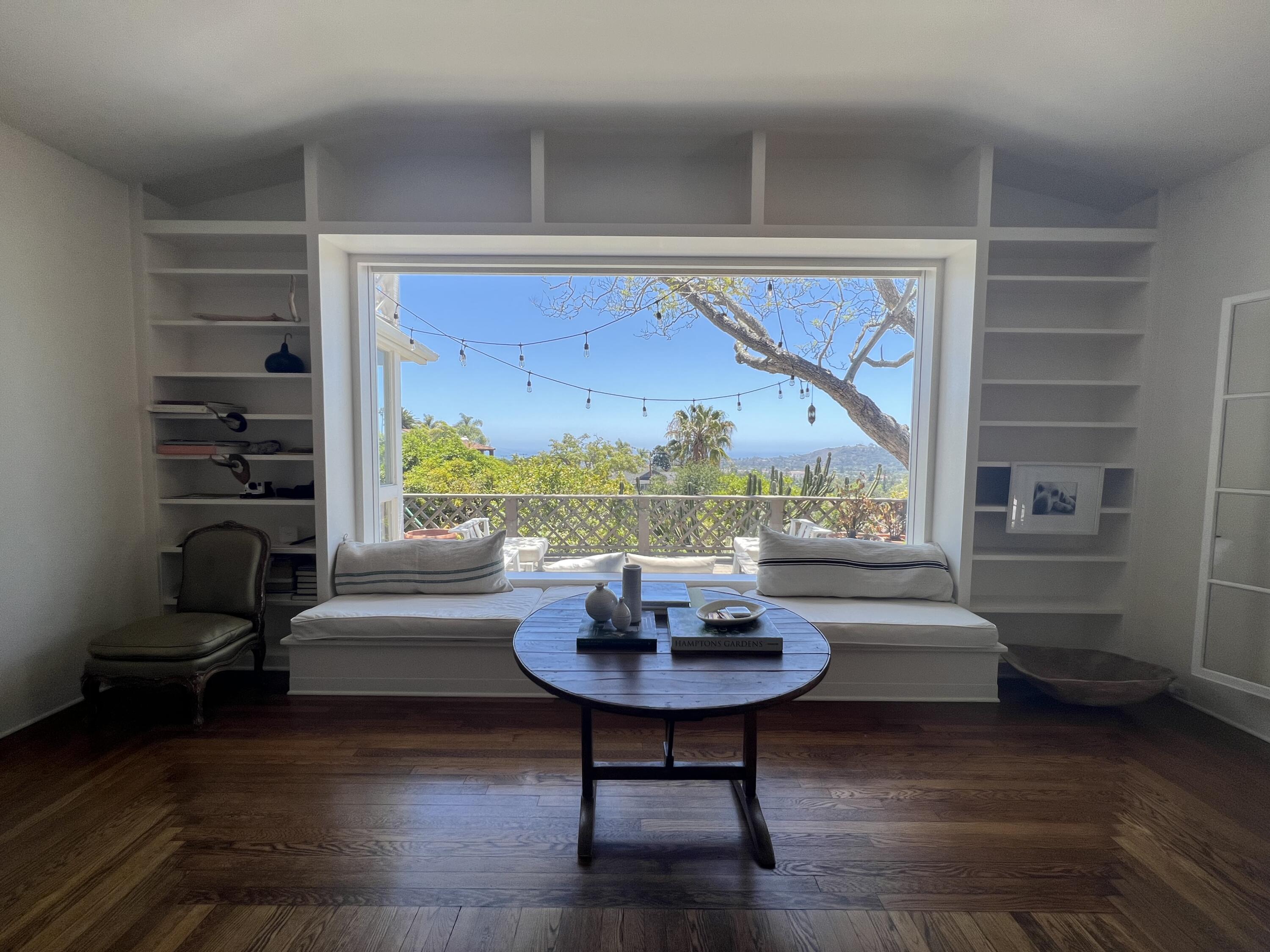2117 Alameda Padre Serra